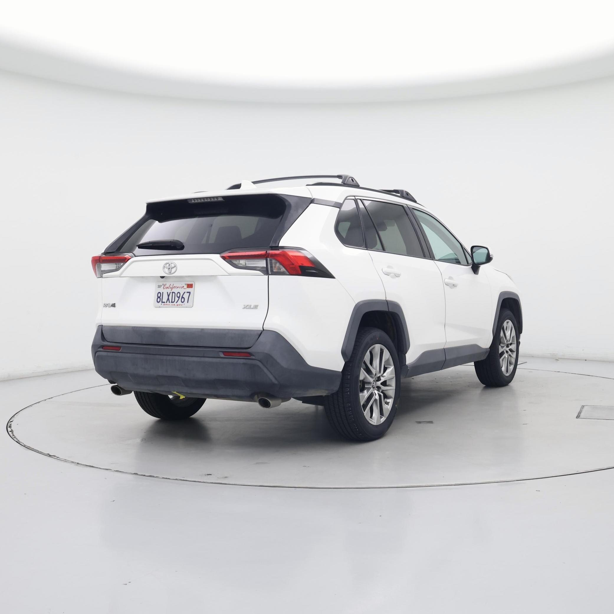 Thumbnail: 2019 Toyota RAV4 - 8