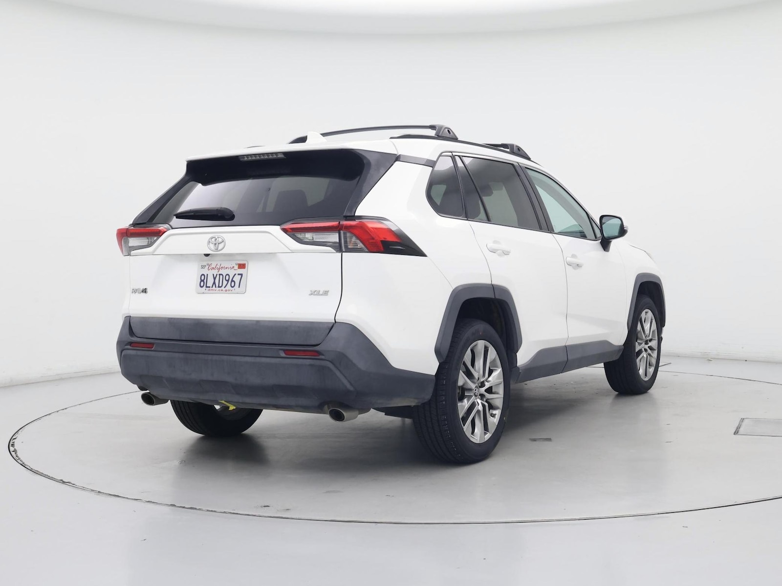 2019 Toyota RAV4 XLE Premium - Photo 9