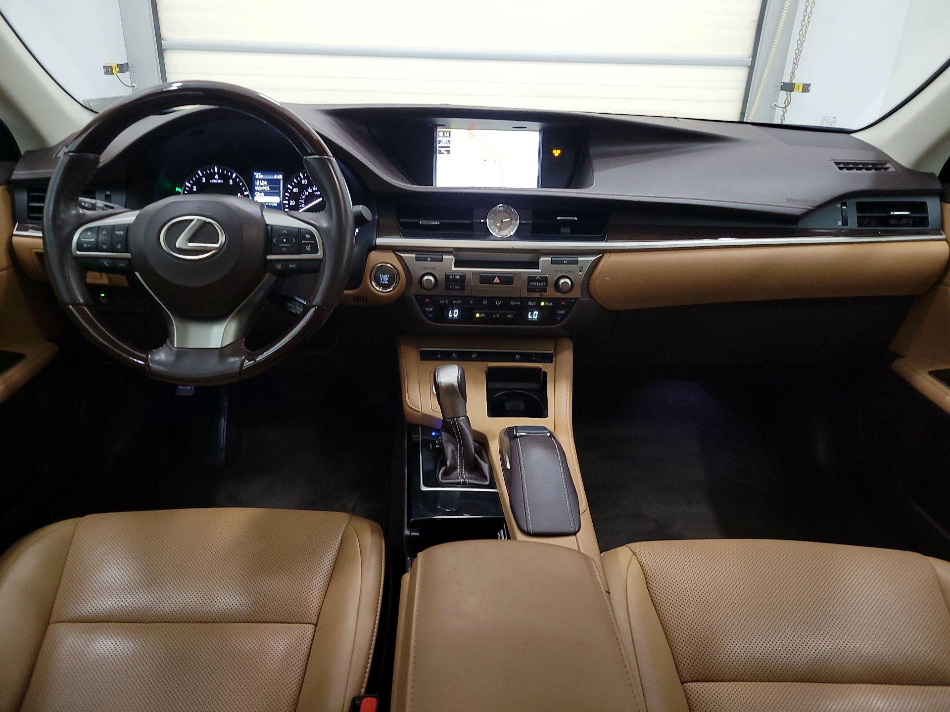 Thumbnail: 2017 Lexus ES - 9