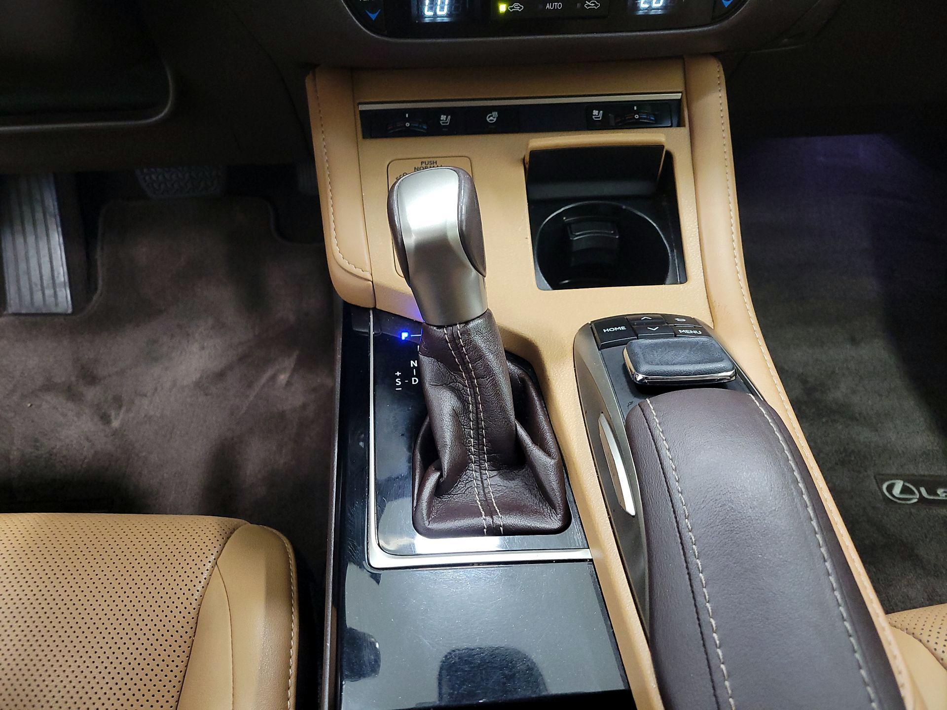 Thumbnail: 2017 Lexus ES - 18