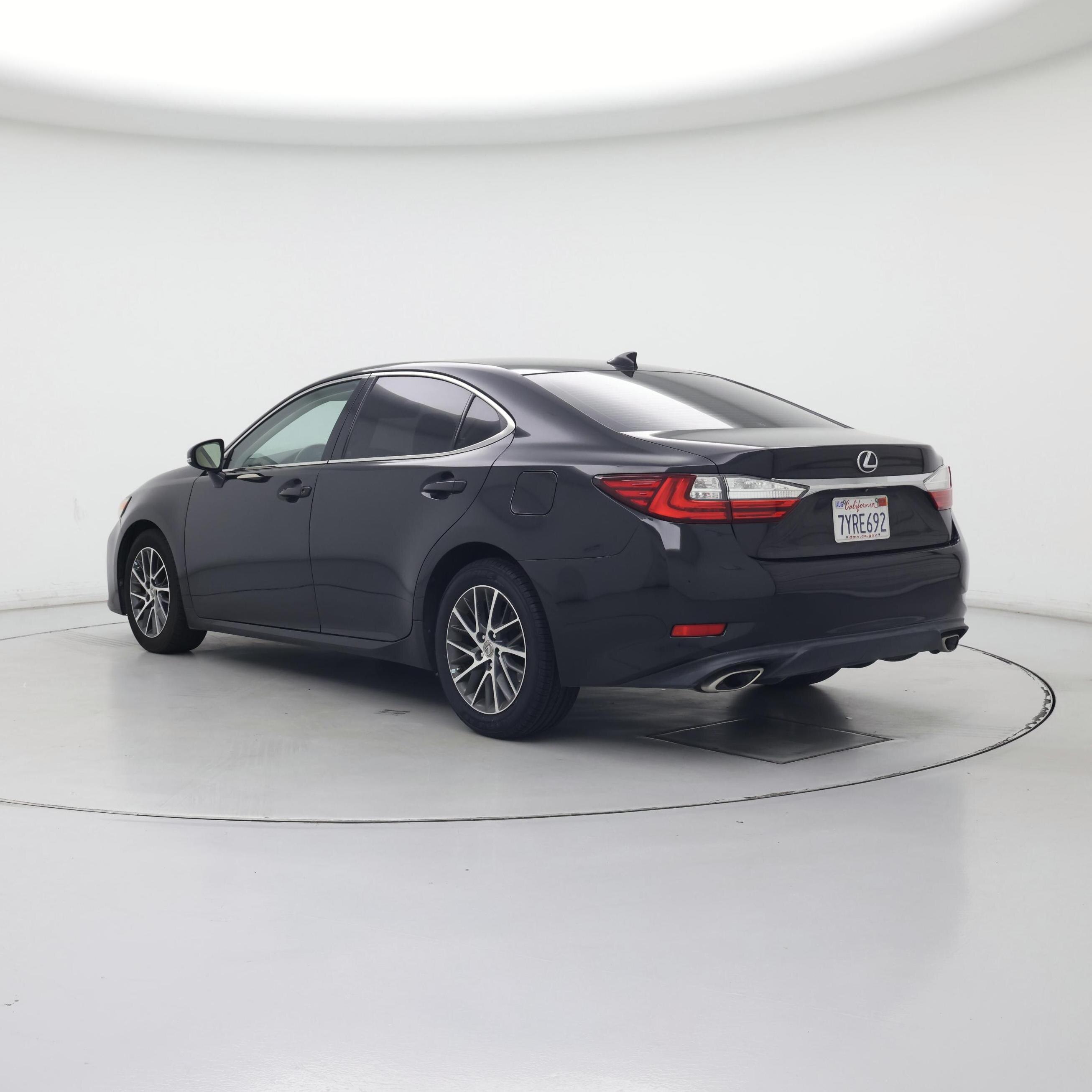 Thumbnail: 2017 Lexus ES - 2