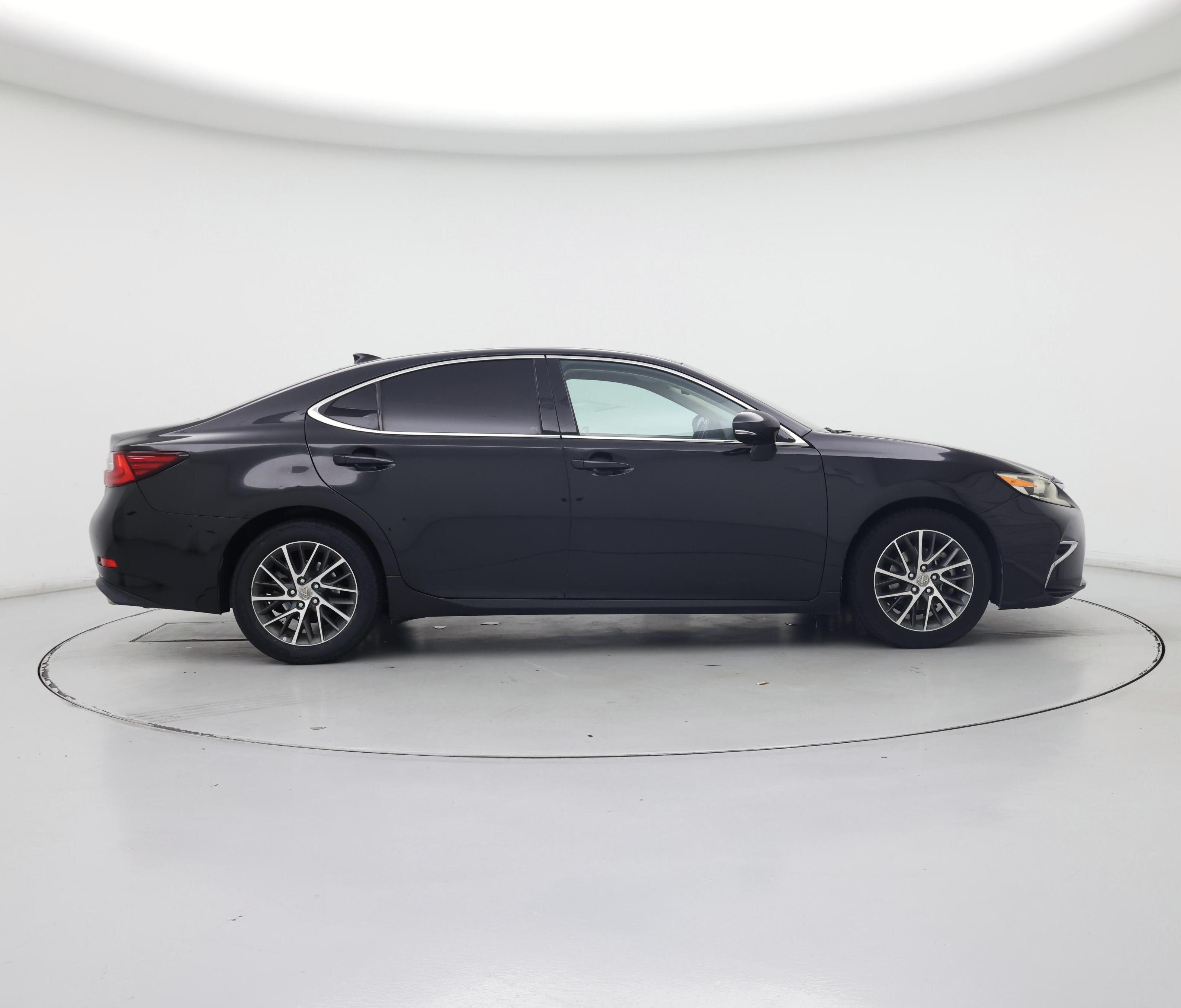 Thumbnail: 2017 Lexus ES - 7