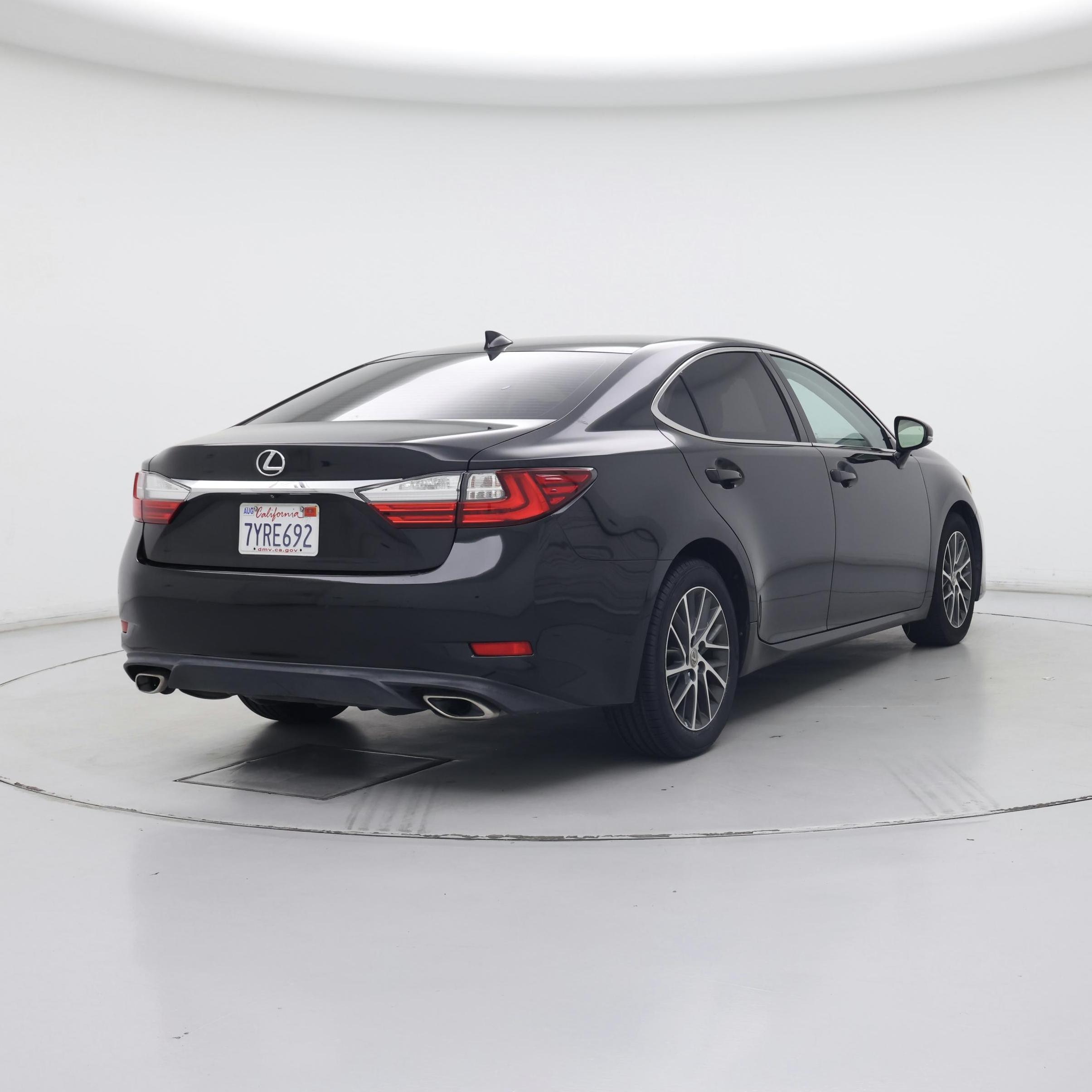 Thumbnail: 2017 Lexus ES - 8