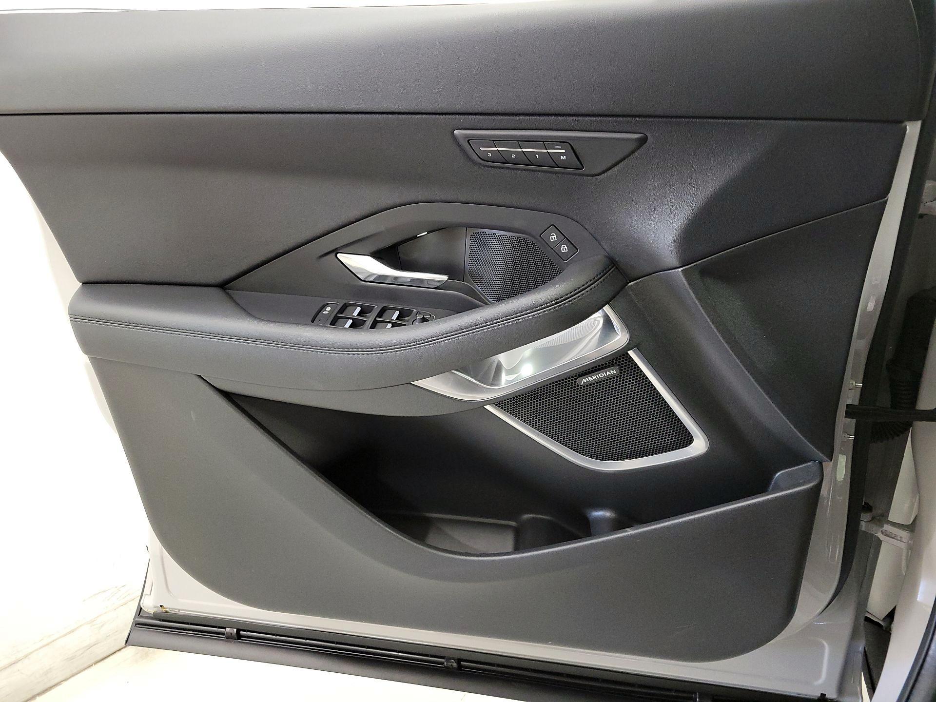 Thumbnail: 2022 Jaguar E-Pace - 12