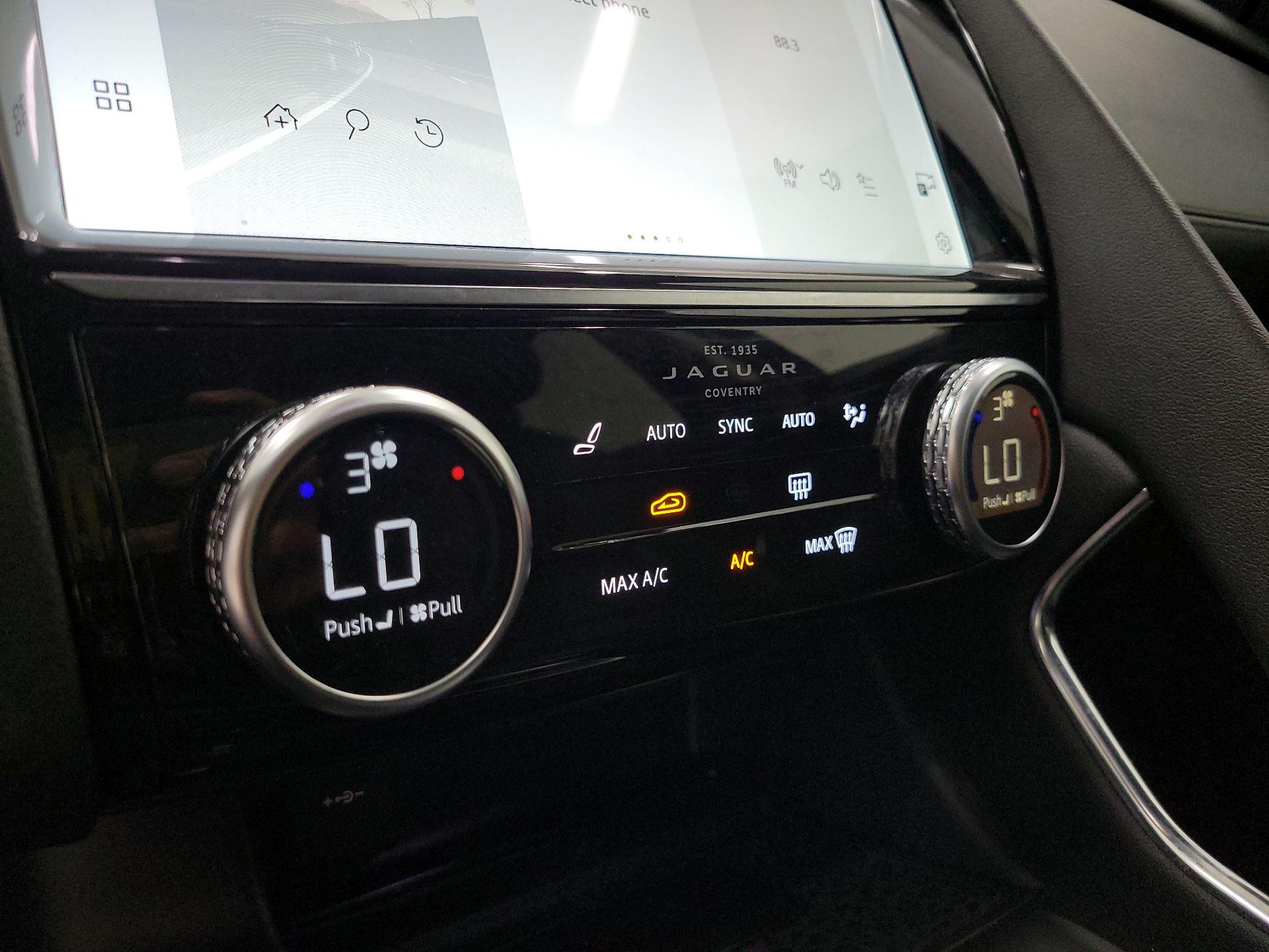 Thumbnail: 2022 Jaguar E-Pace - 17