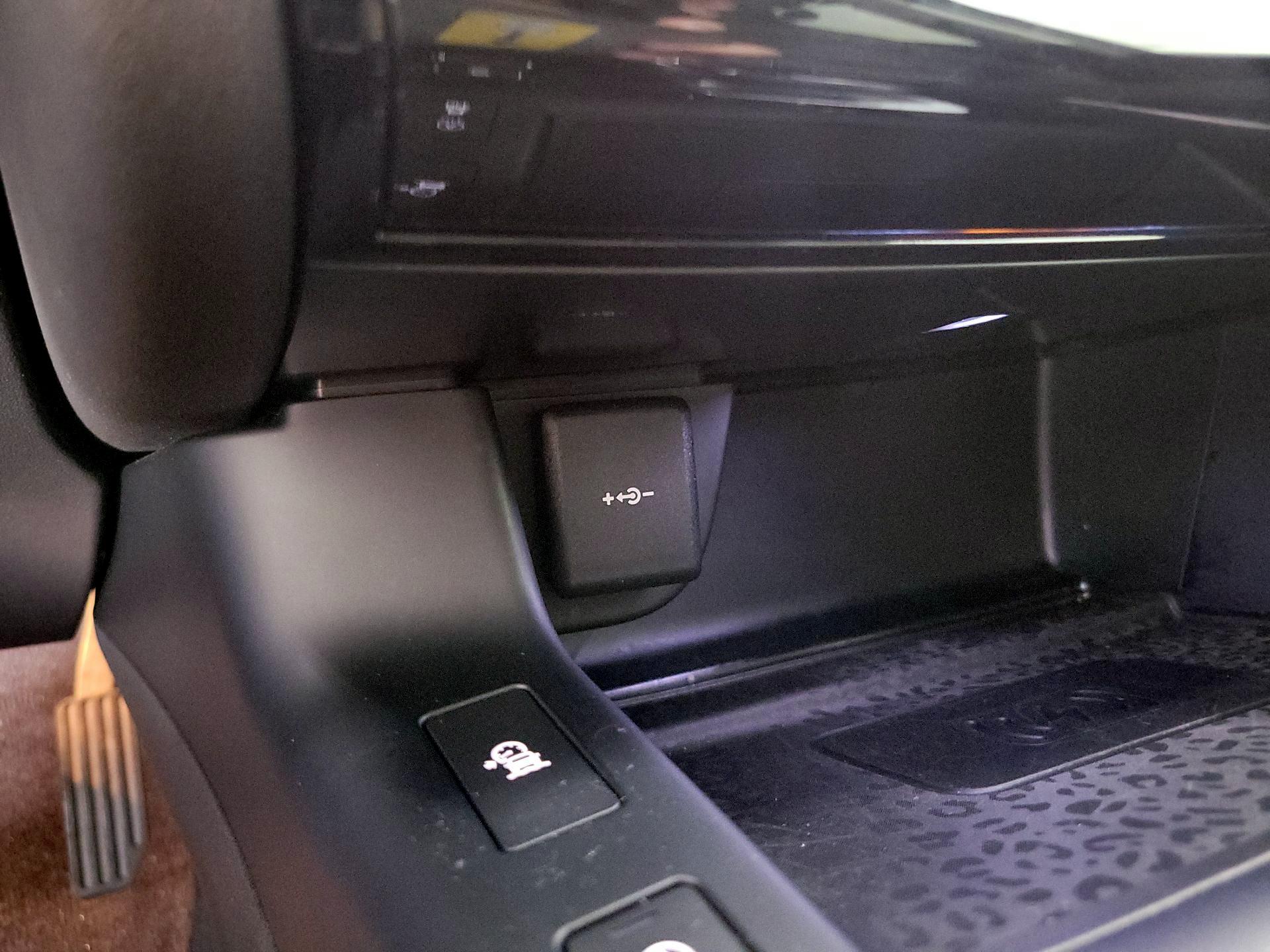 Thumbnail: 2022 Jaguar E-Pace - 19