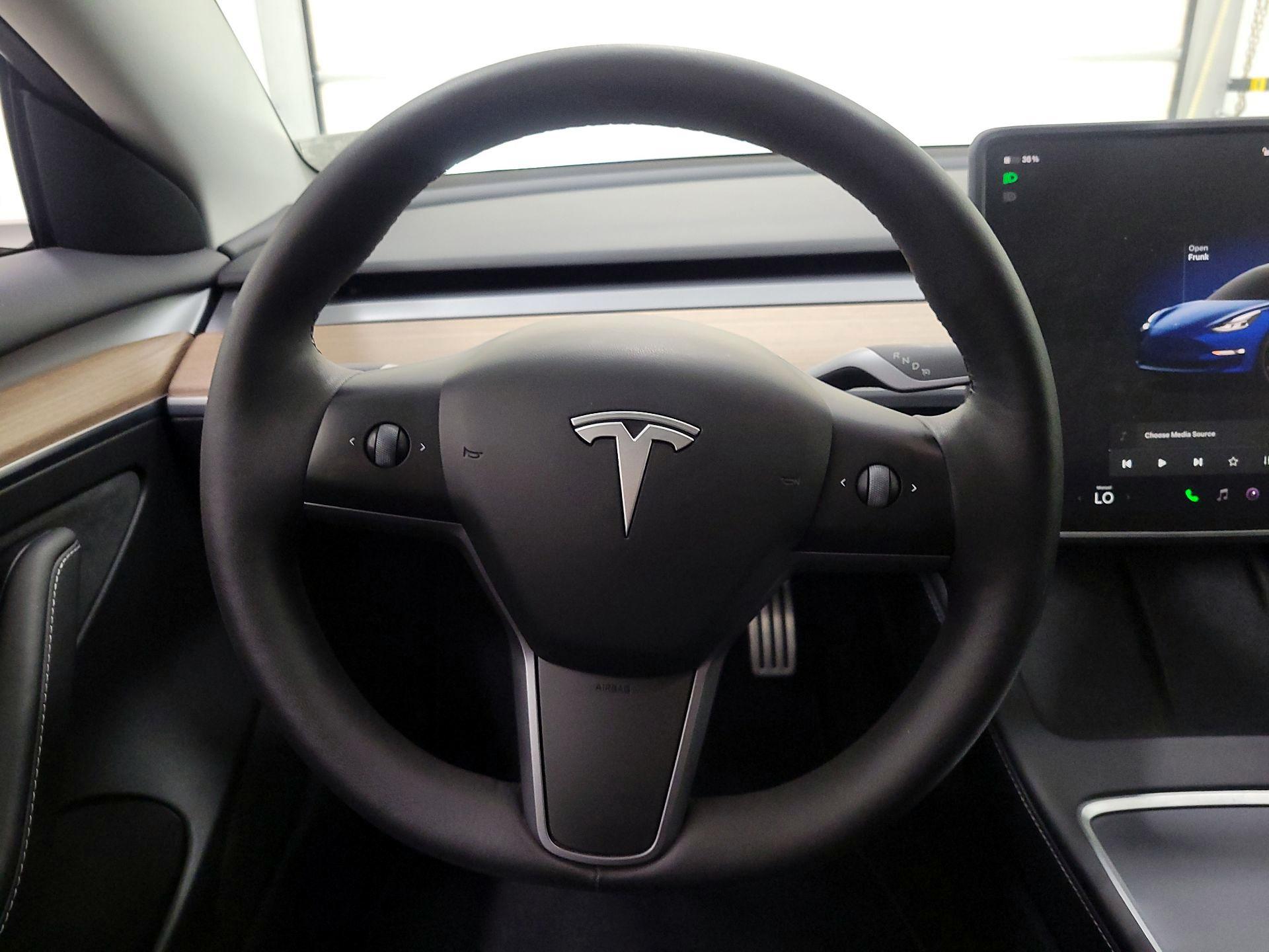 Thumbnail: 2023 Tesla Model 3 - 10