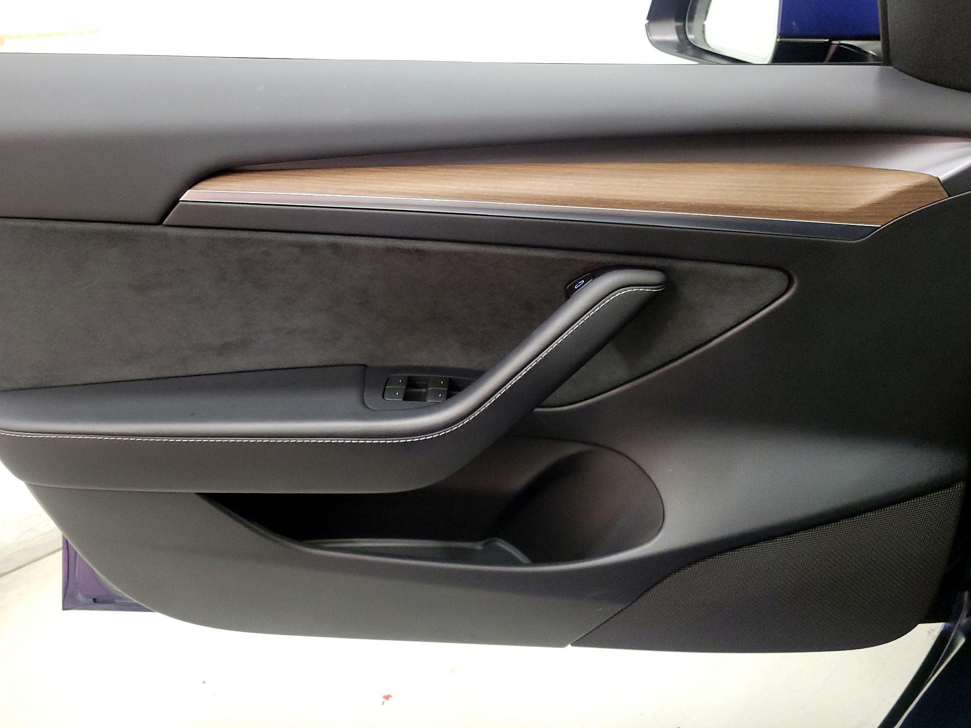 Thumbnail: 2023 Tesla Model 3 - 12