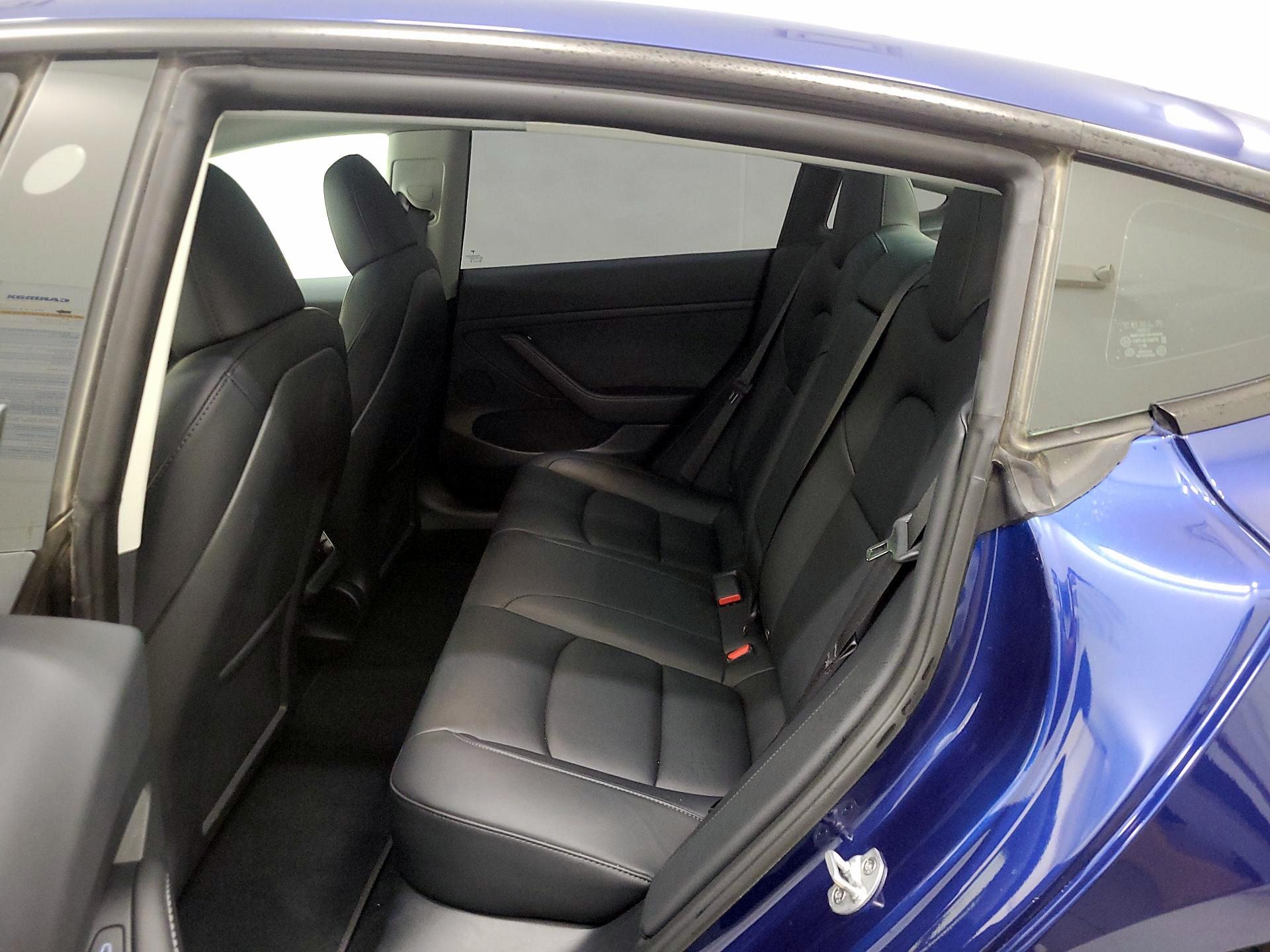 Thumbnail: 2023 Tesla Model 3 - 19