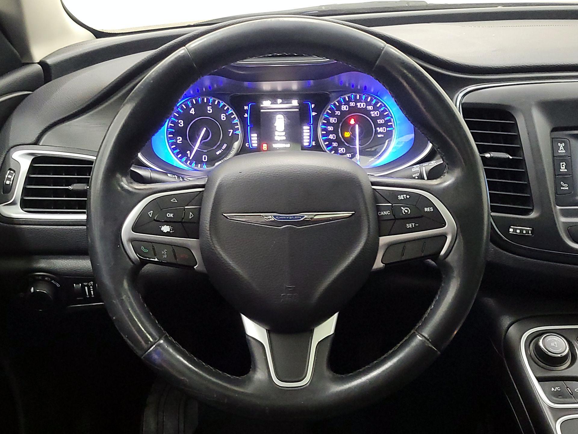 Thumbnail: 2015 Chrysler 200 - 10