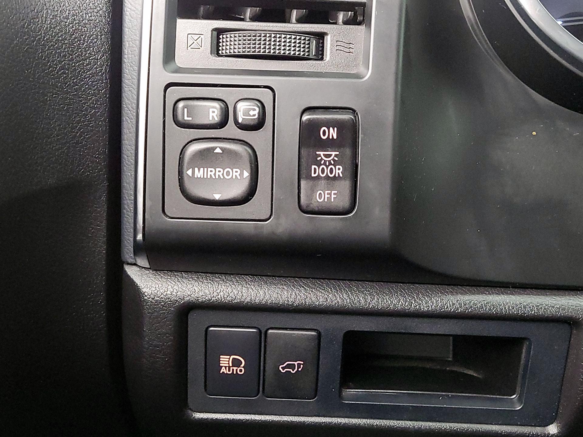 Thumbnail: 2020 Toyota Sequoia - 13