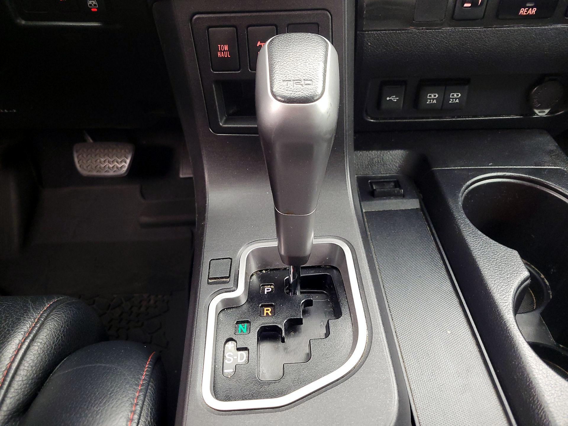 Thumbnail: 2020 Toyota Sequoia - 18