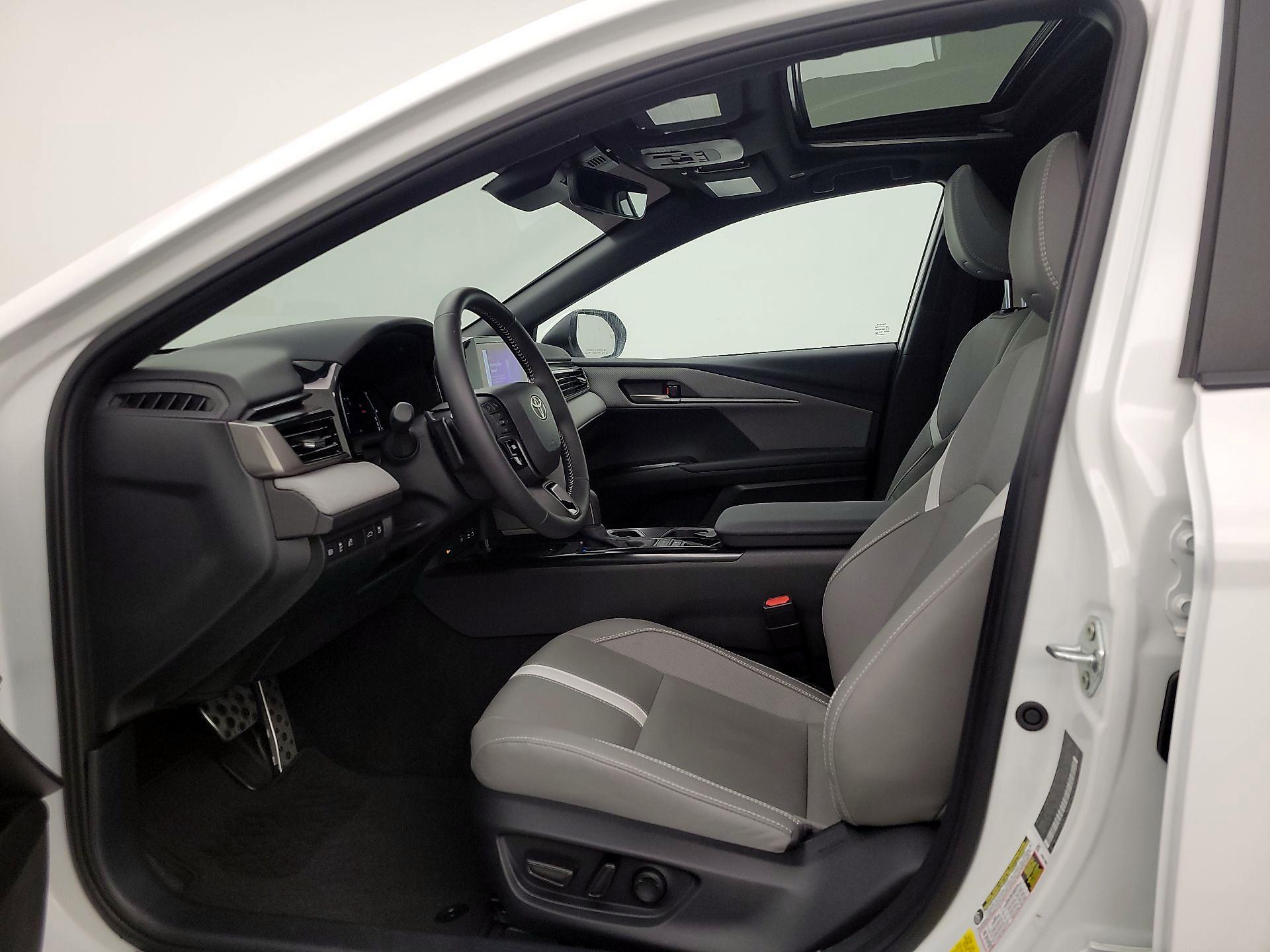 Thumbnail: 2025 Toyota Camry - 11