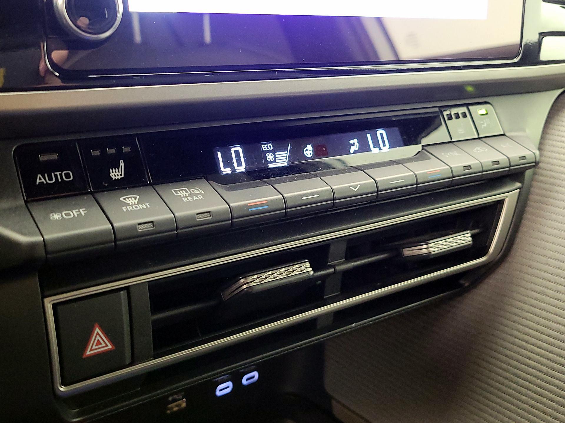 Thumbnail: 2025 Toyota Camry - 16