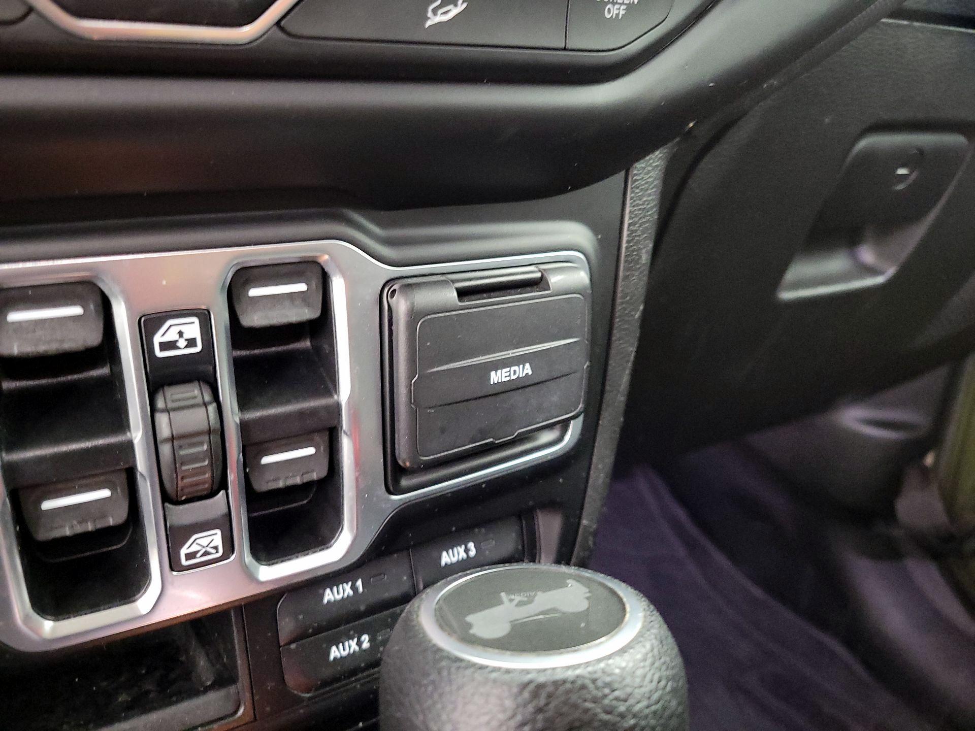 Thumbnail: 2021 Jeep Wrangler - 18