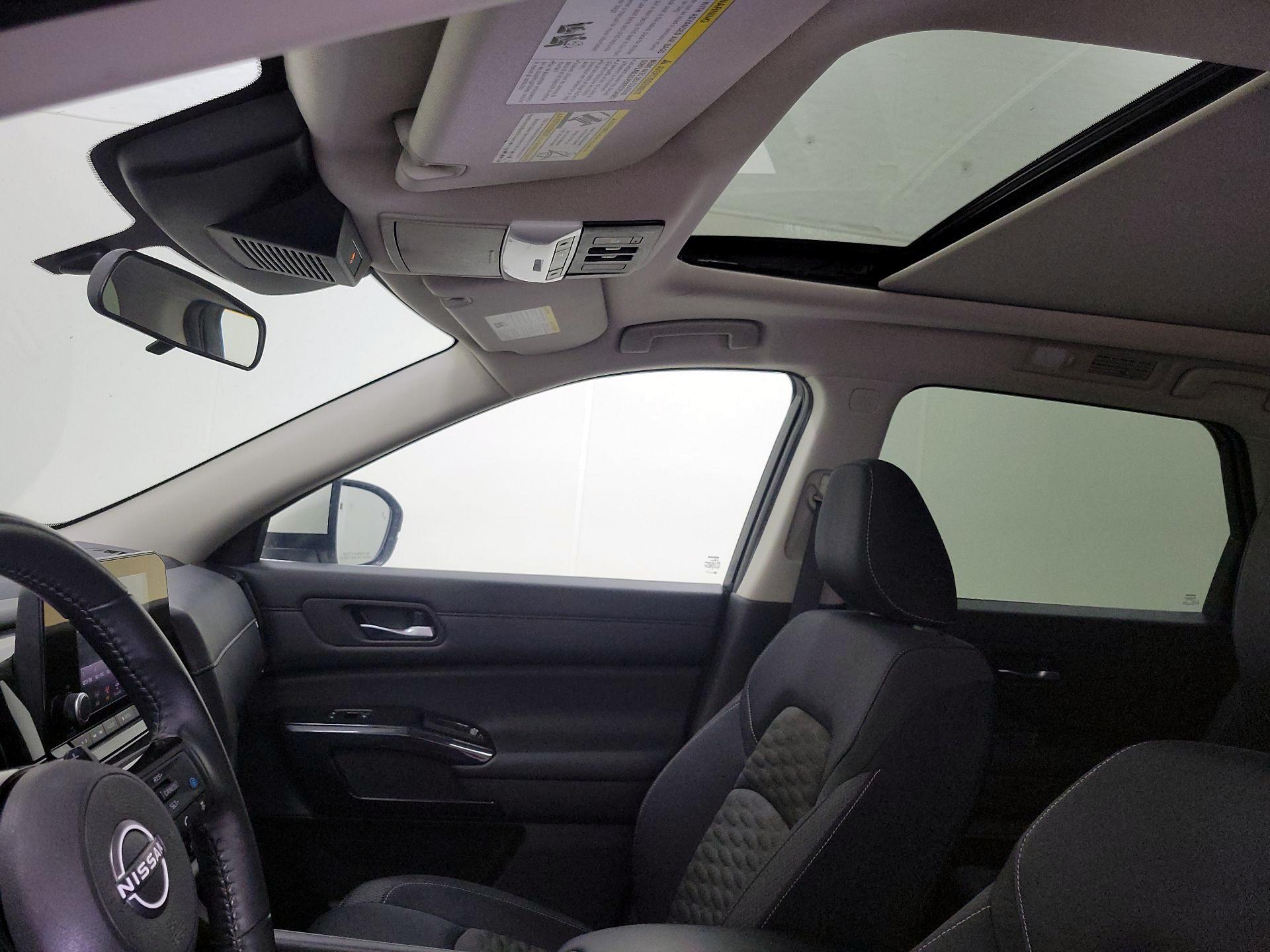 Thumbnail: 2022 Nissan Pathfinder - 19