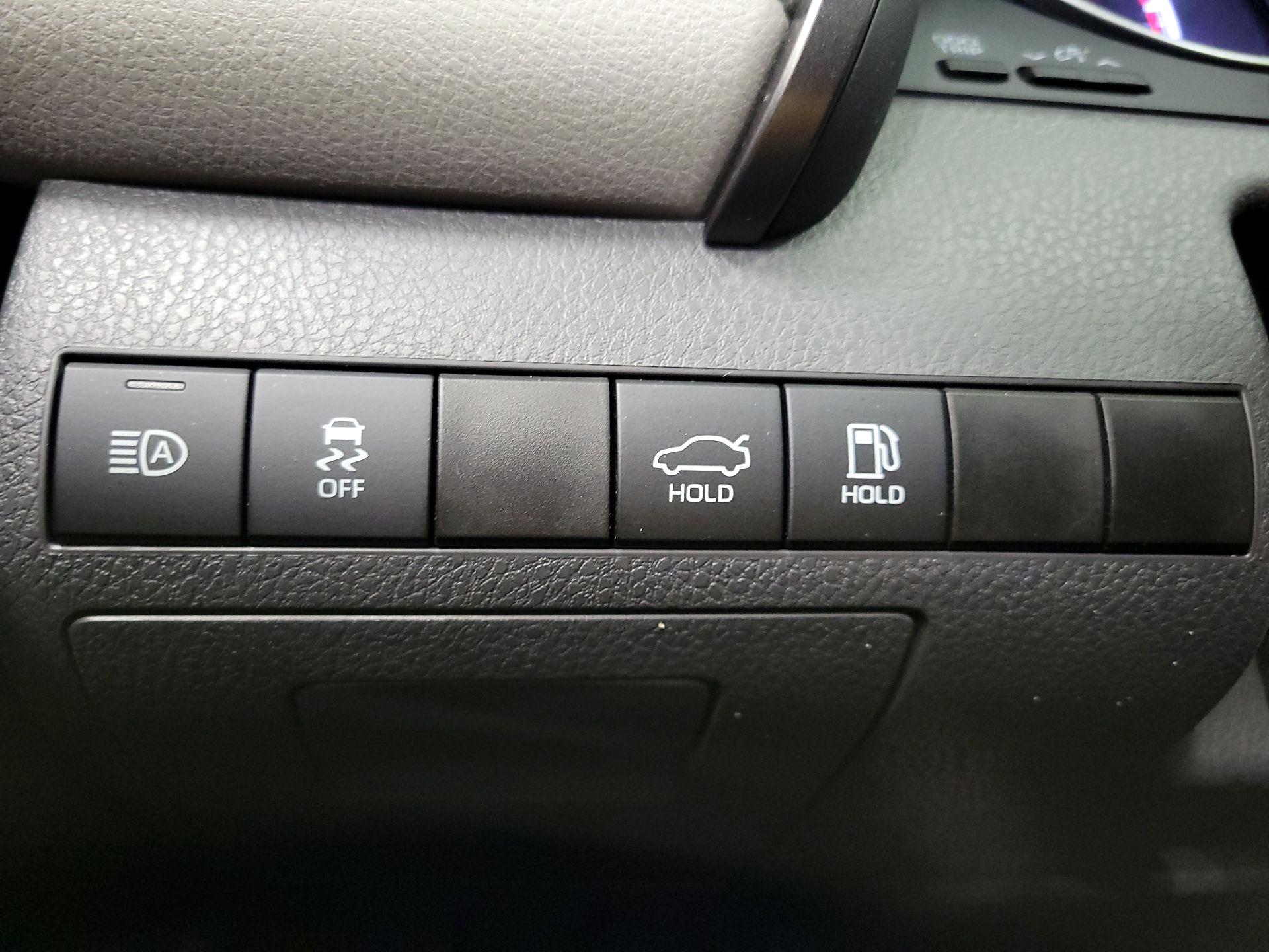 Thumbnail: 2021 Toyota Camry - 13