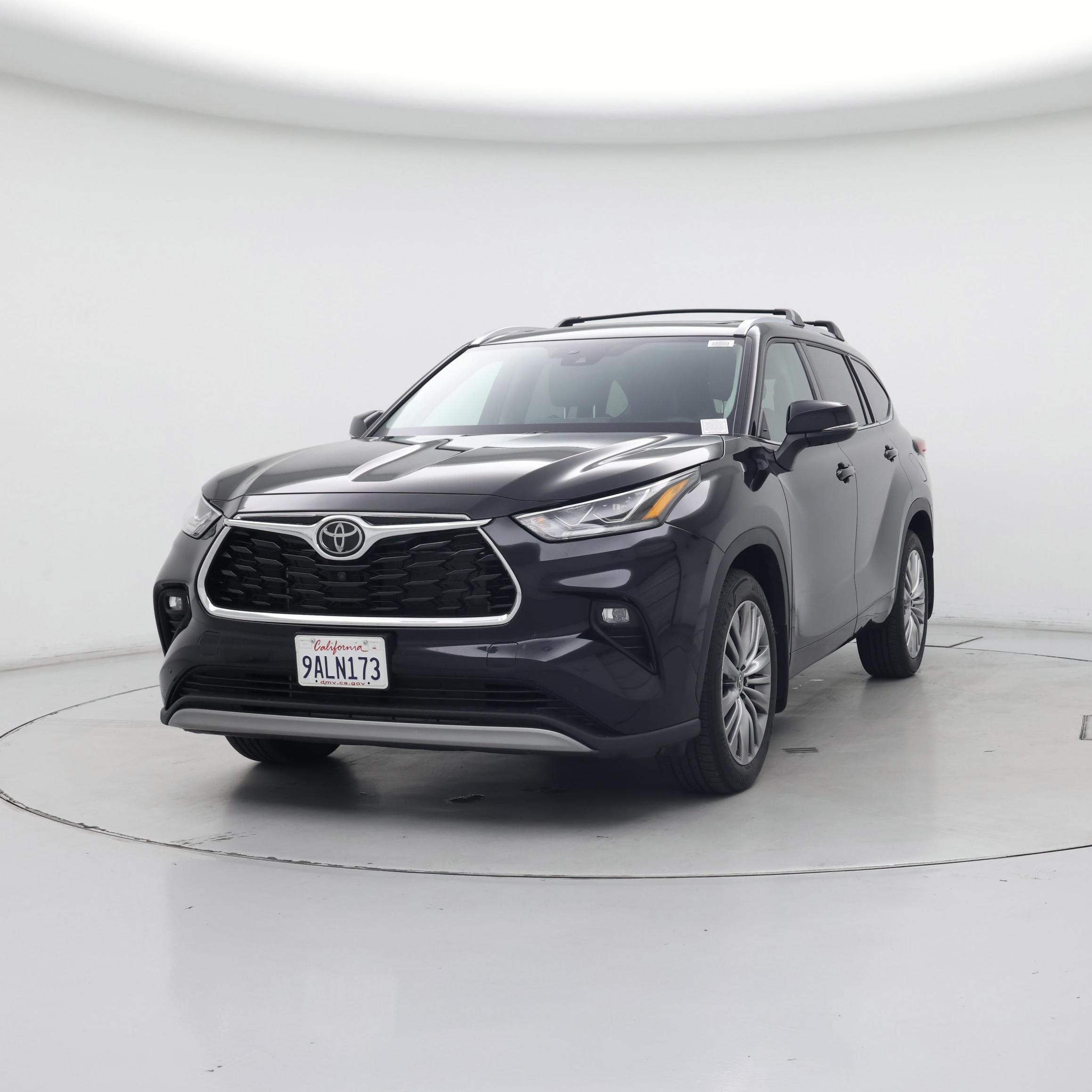 Thumbnail: 2022 Toyota Highlander - 4
