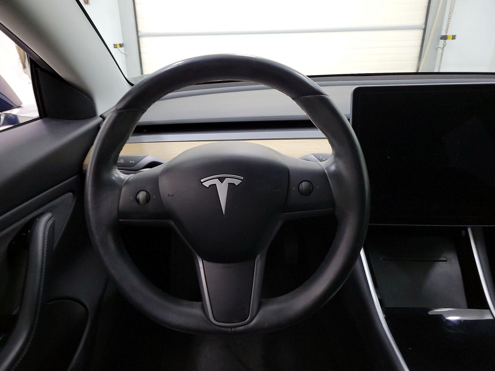 Thumbnail: 2019 Tesla Model 3 - 10