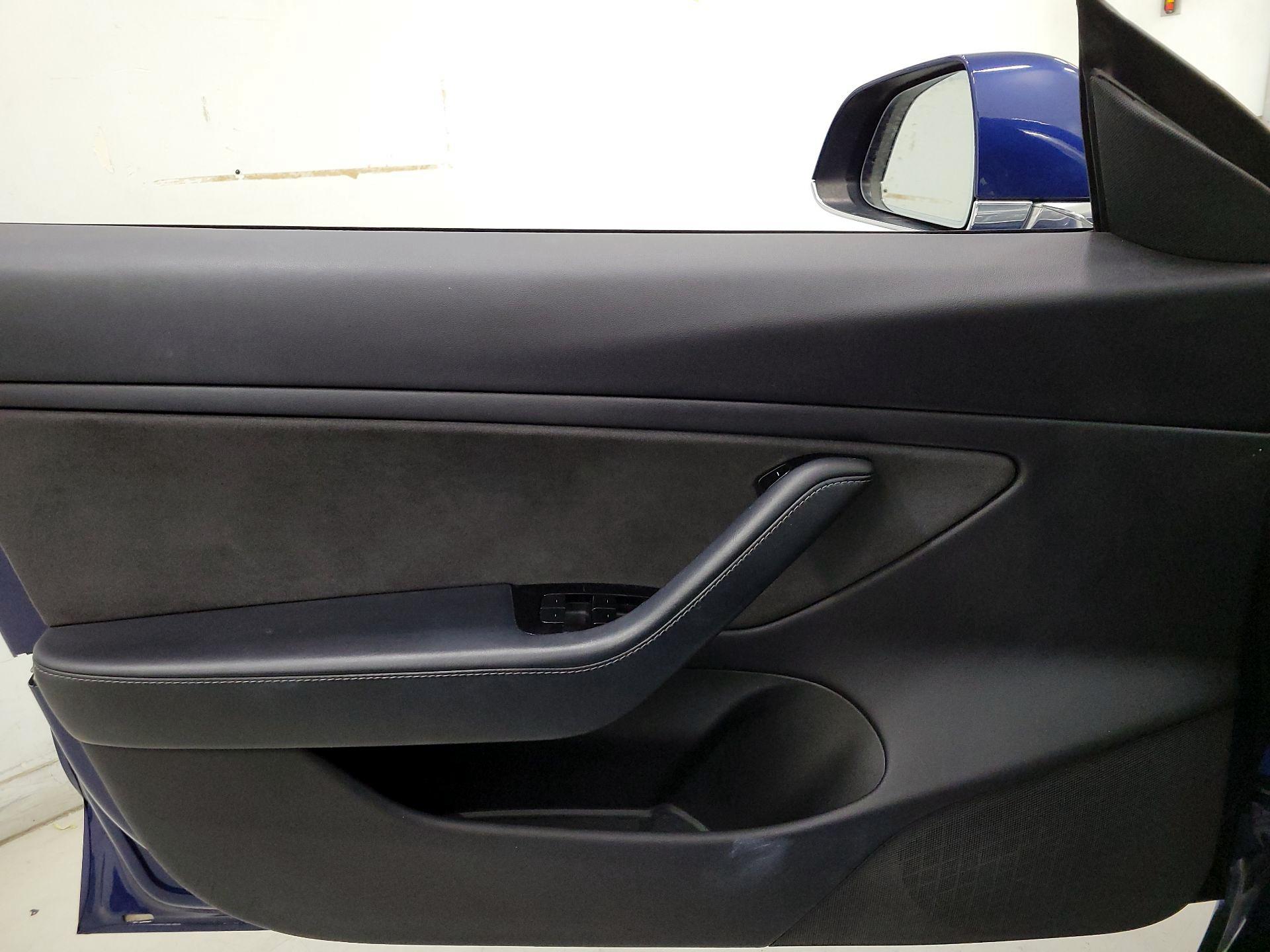 Thumbnail: 2019 Tesla Model 3 - 12