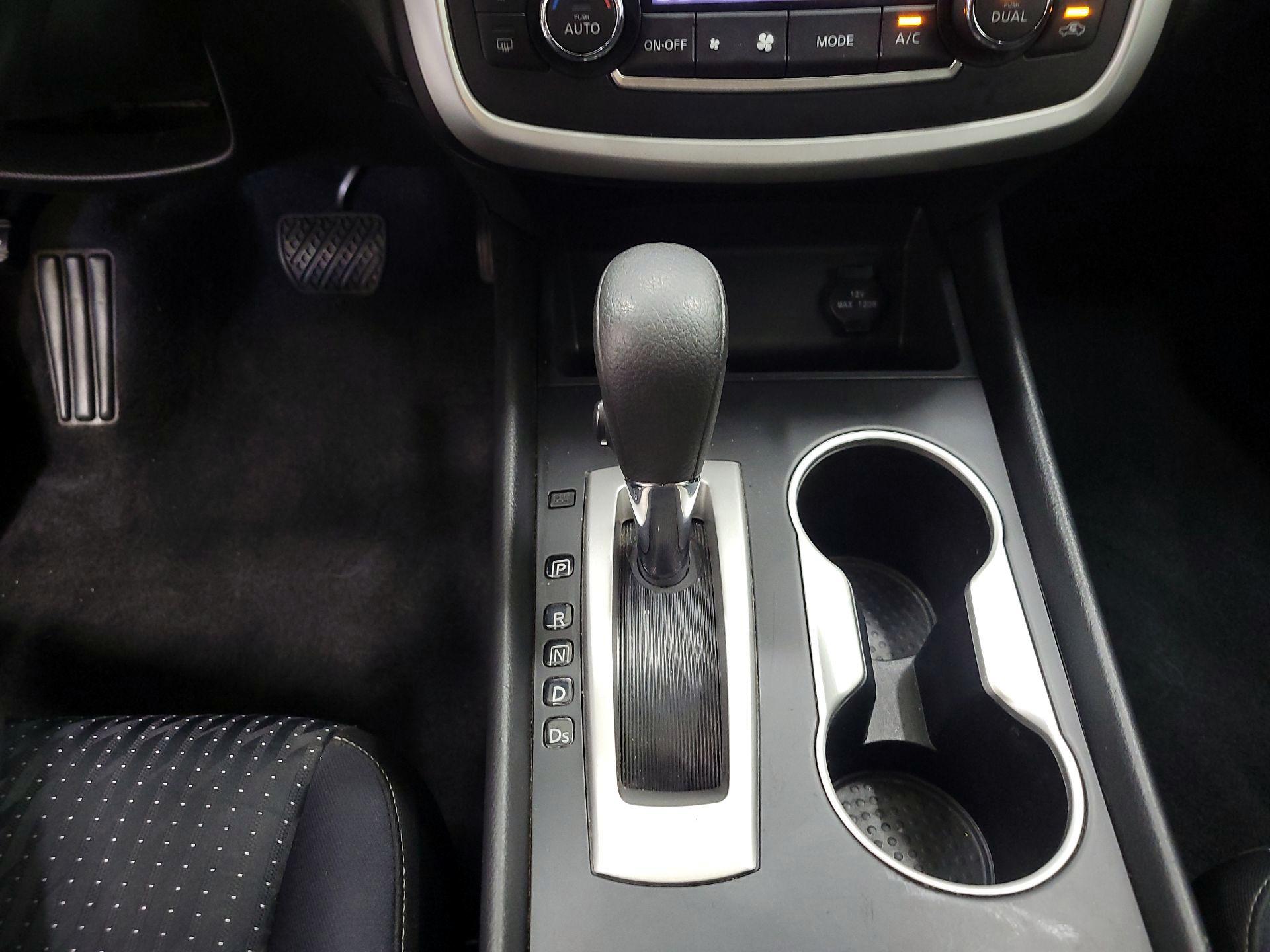 Thumbnail: 2016 Nissan Altima - 17