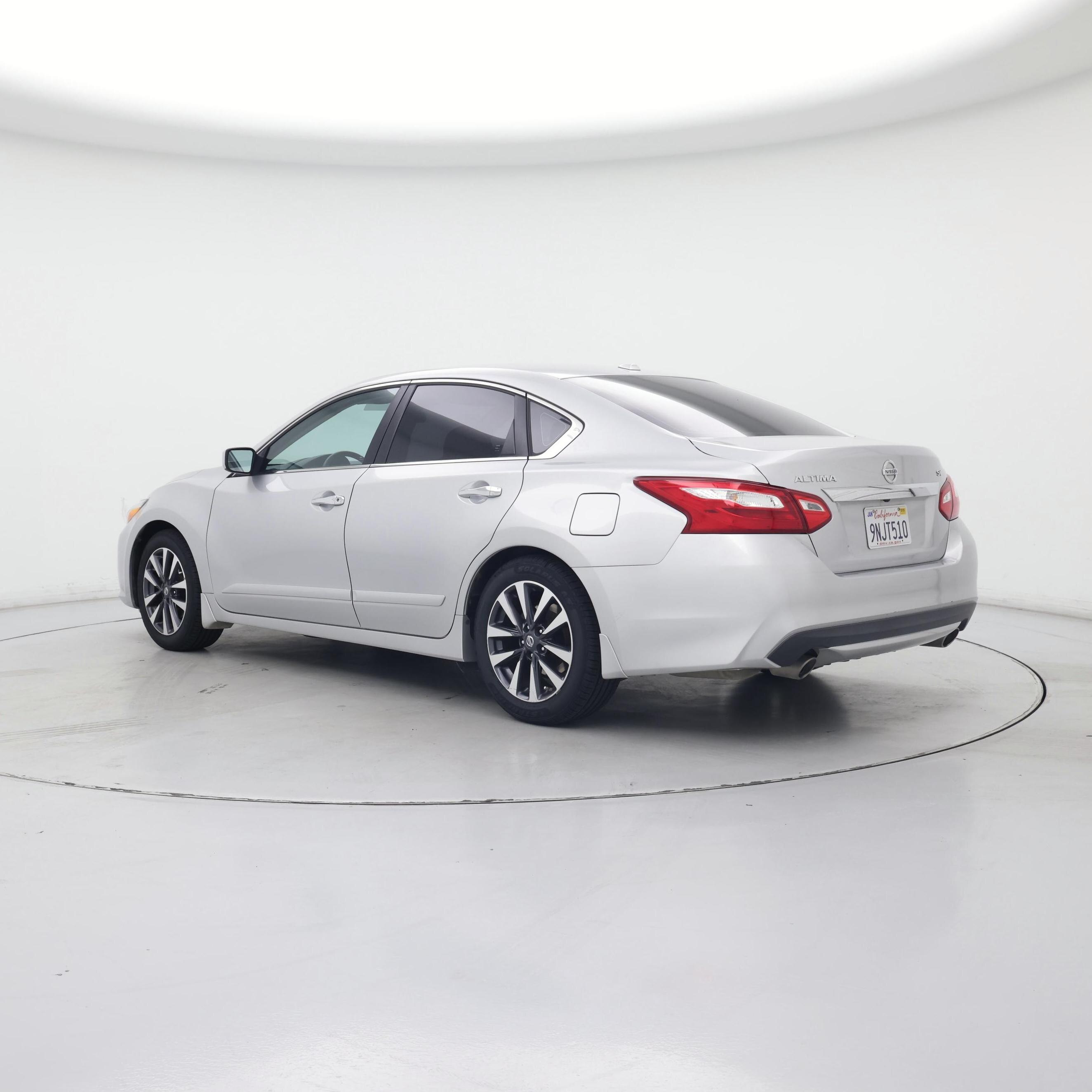 Thumbnail: 2016 Nissan Altima - 2