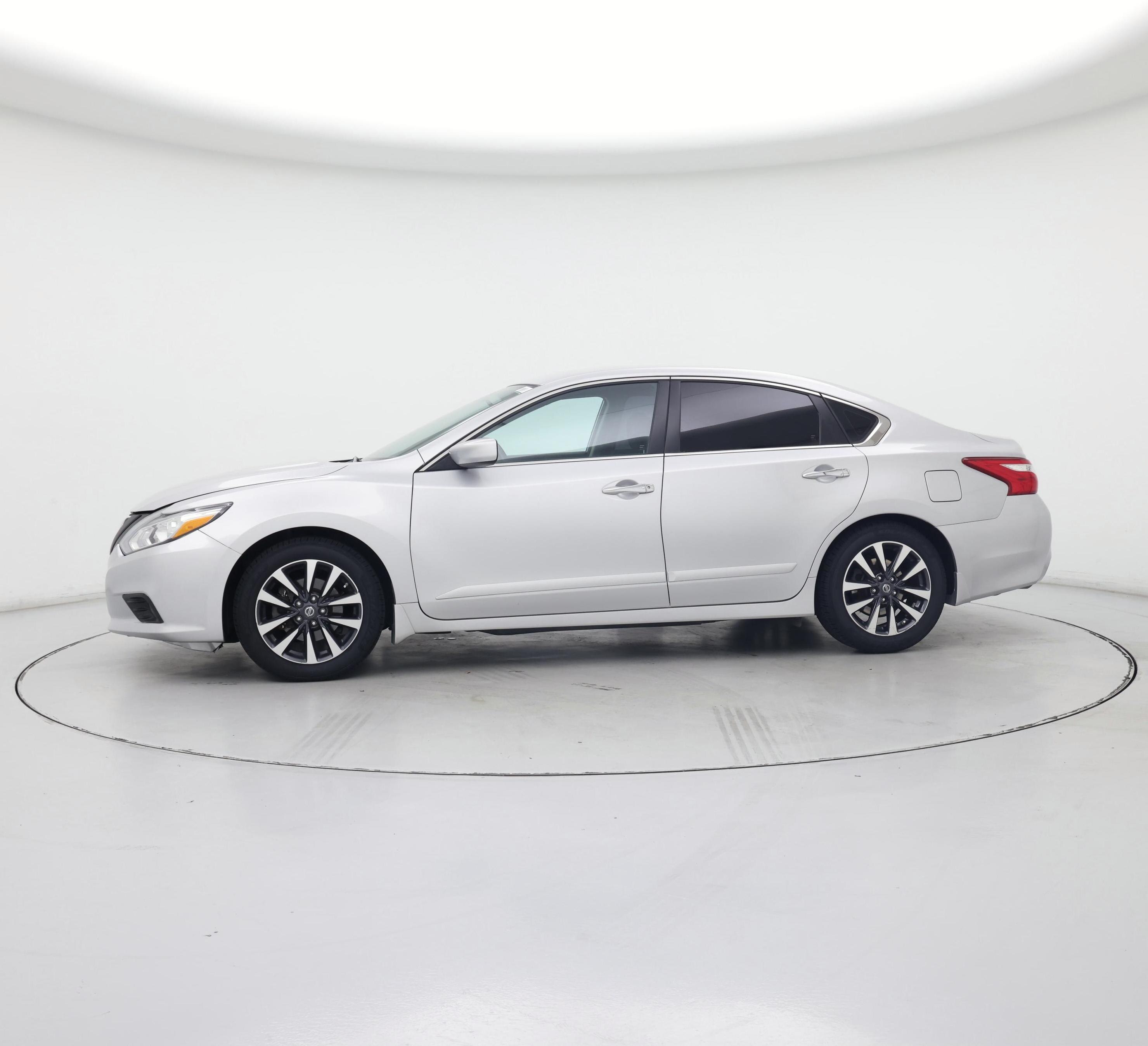 Thumbnail: 2016 Nissan Altima - 3