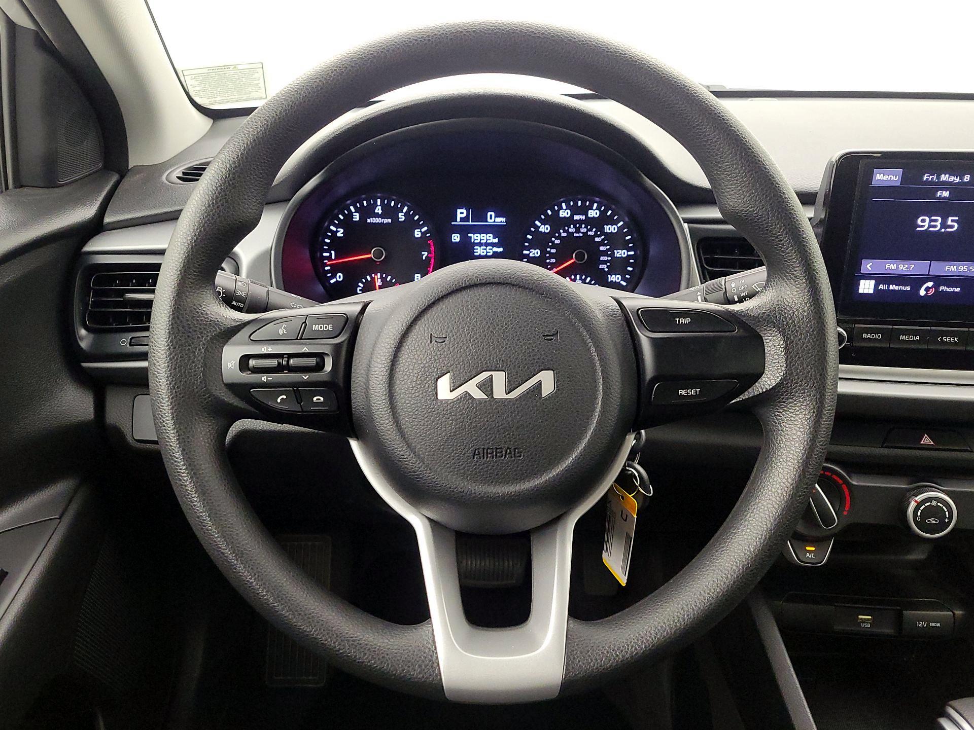 Thumbnail: 2022 Kia Rio - 10