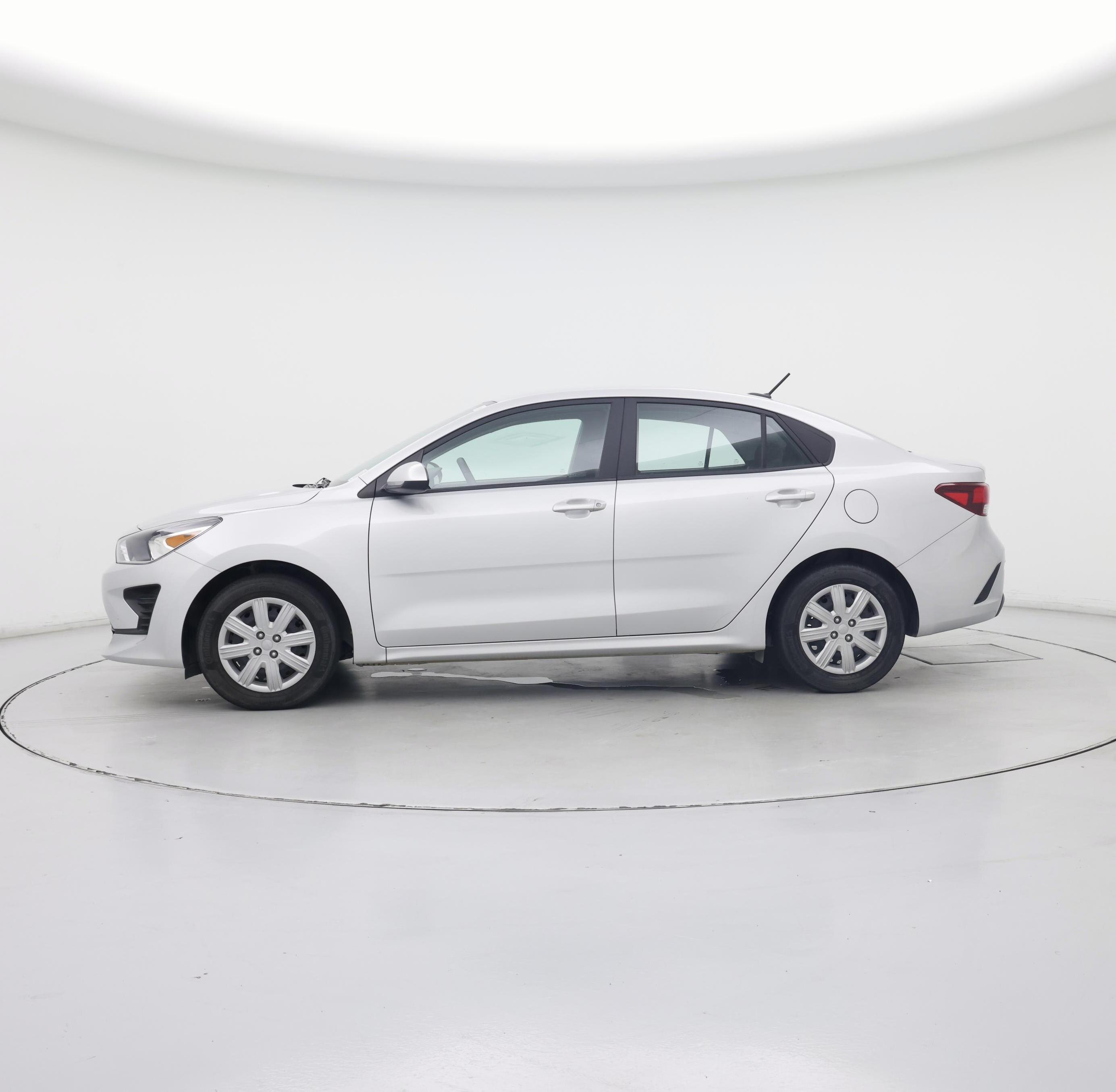Thumbnail: 2022 Kia Rio - 3