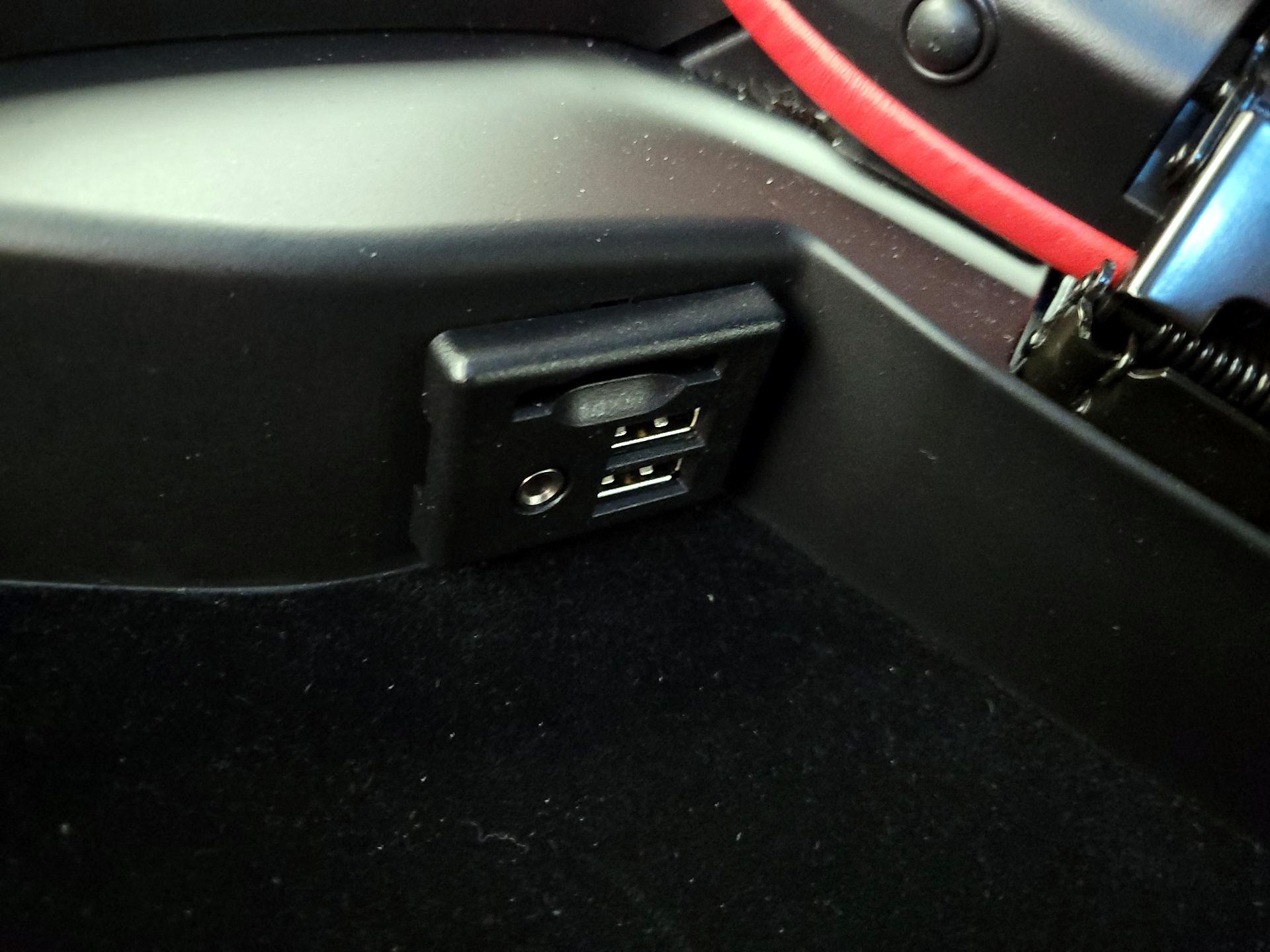 Thumbnail: 2015 Chevrolet Corvette - 19