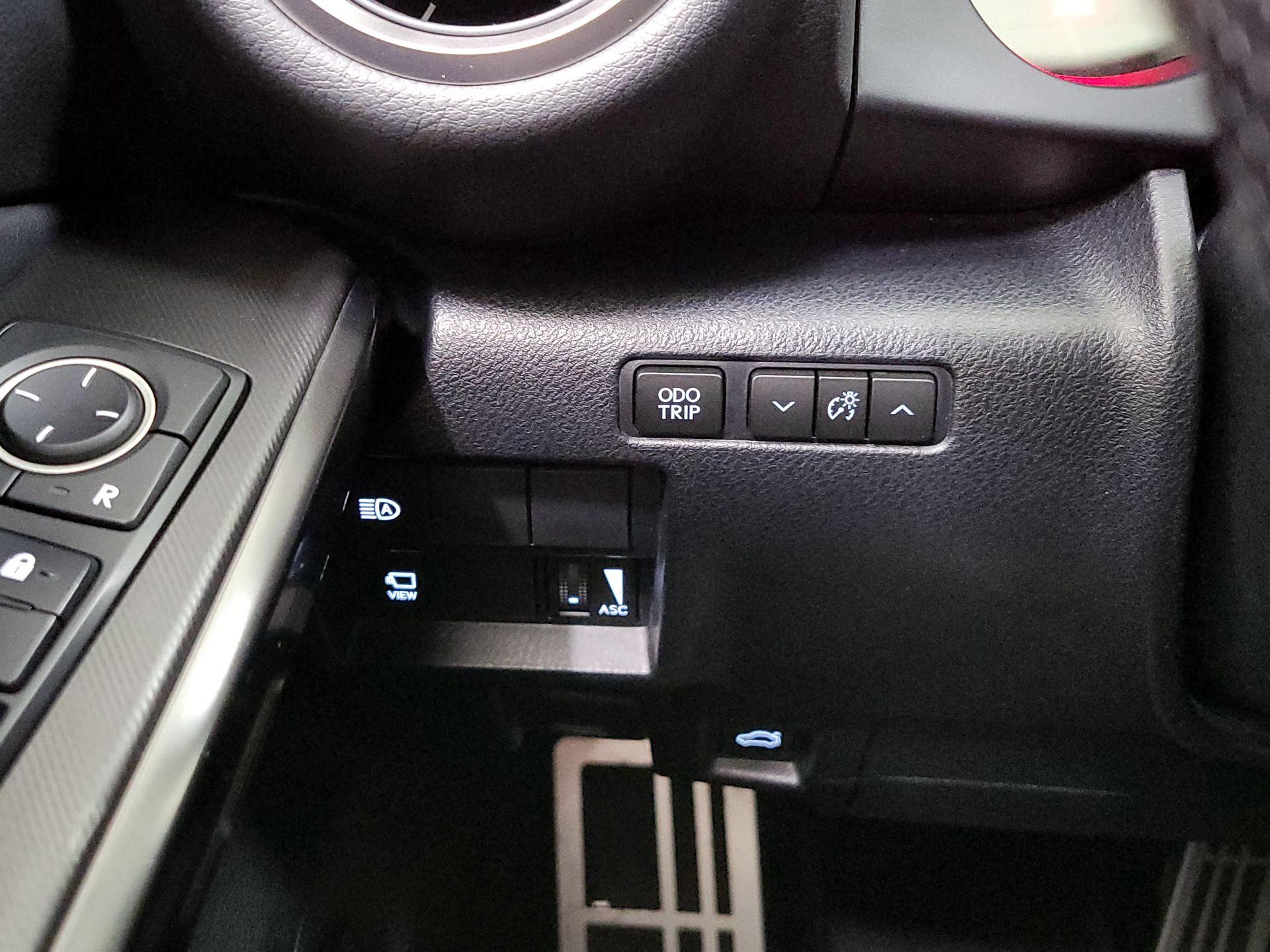 Thumbnail: 2022 Lexus IS - 13