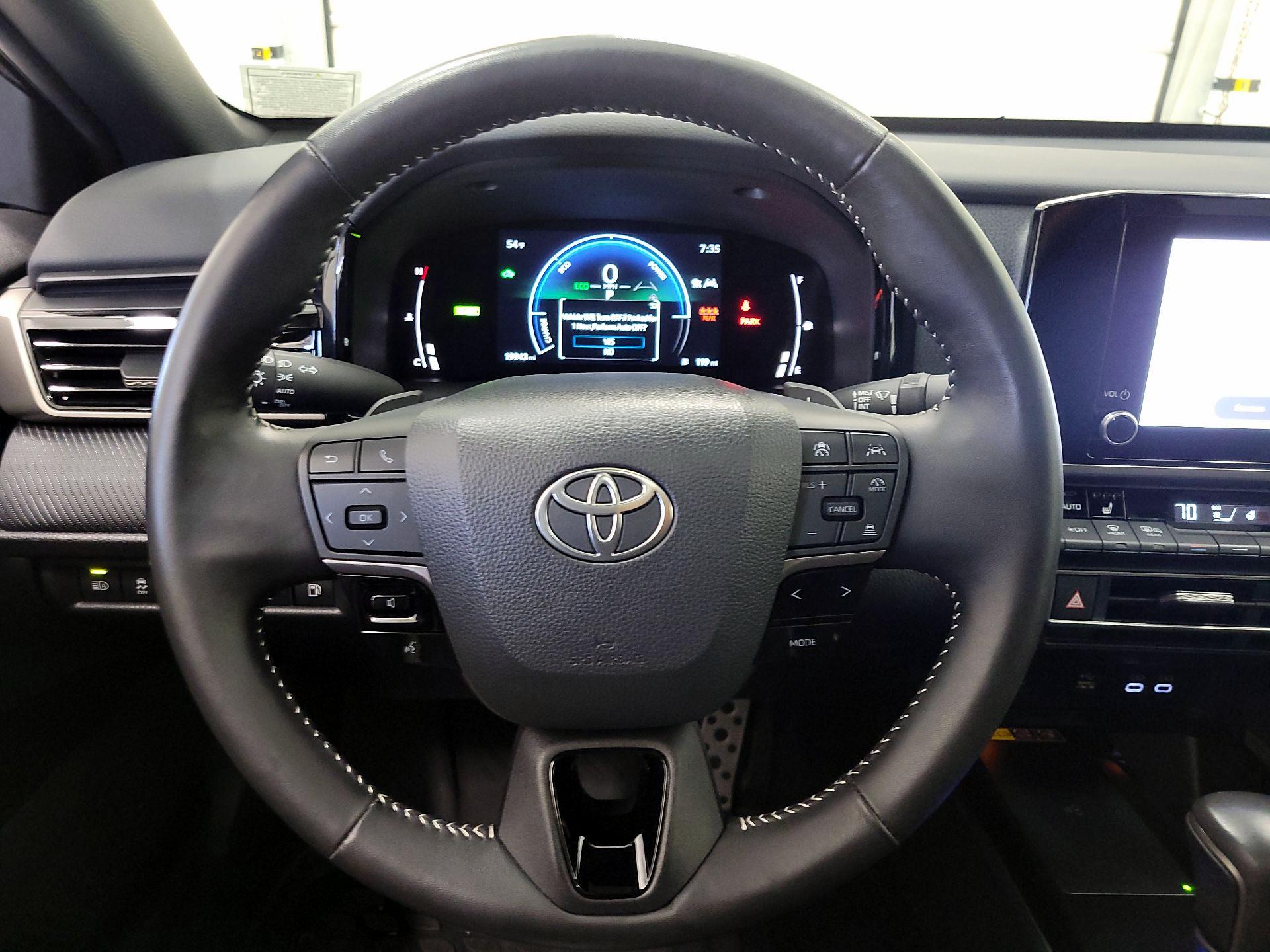 Thumbnail: 2025 Toyota Camry - 10