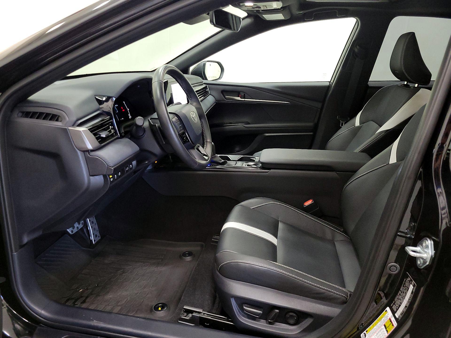 Thumbnail: 2025 Toyota Camry - 11