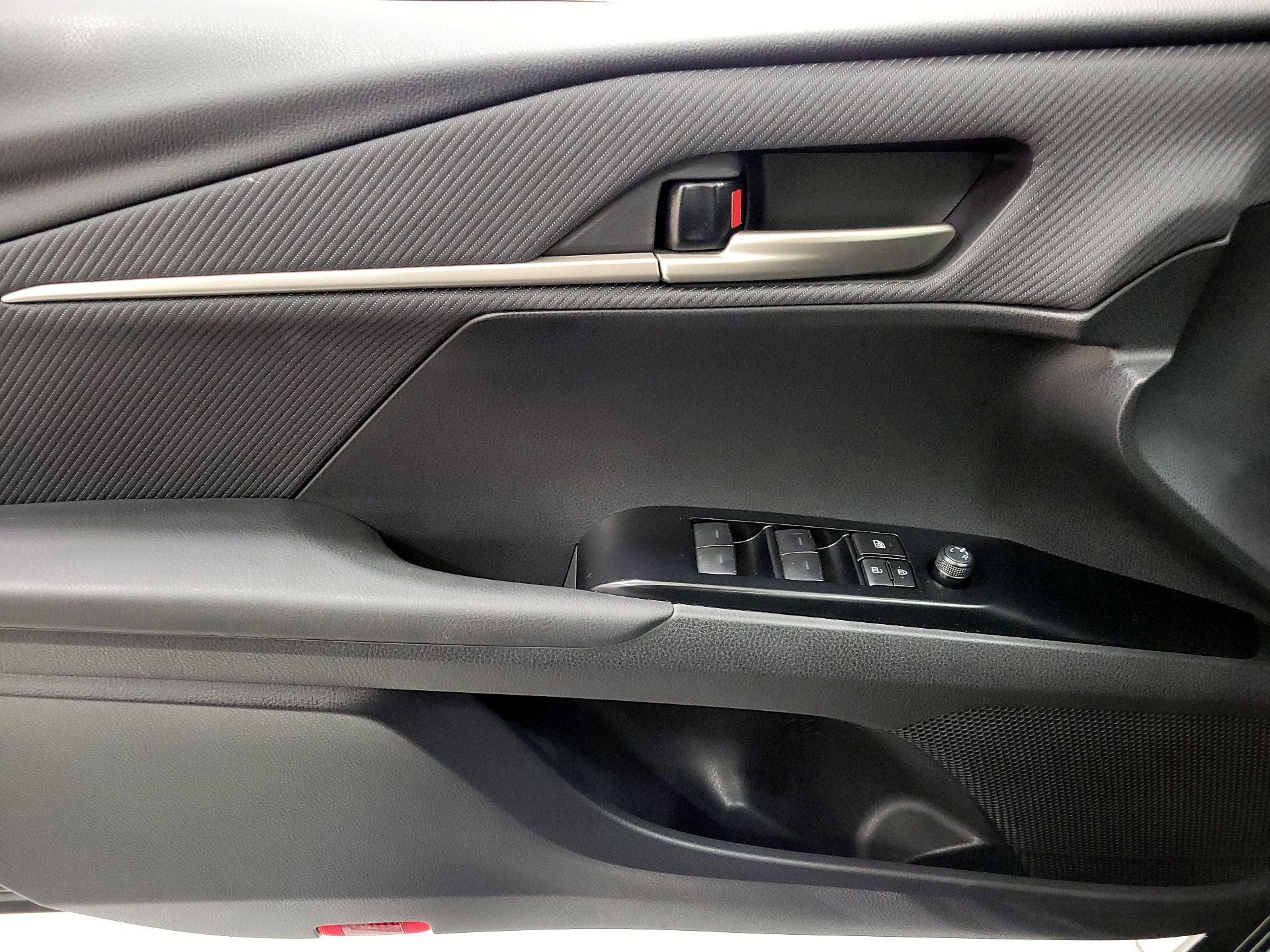 Thumbnail: 2025 Toyota Camry - 12