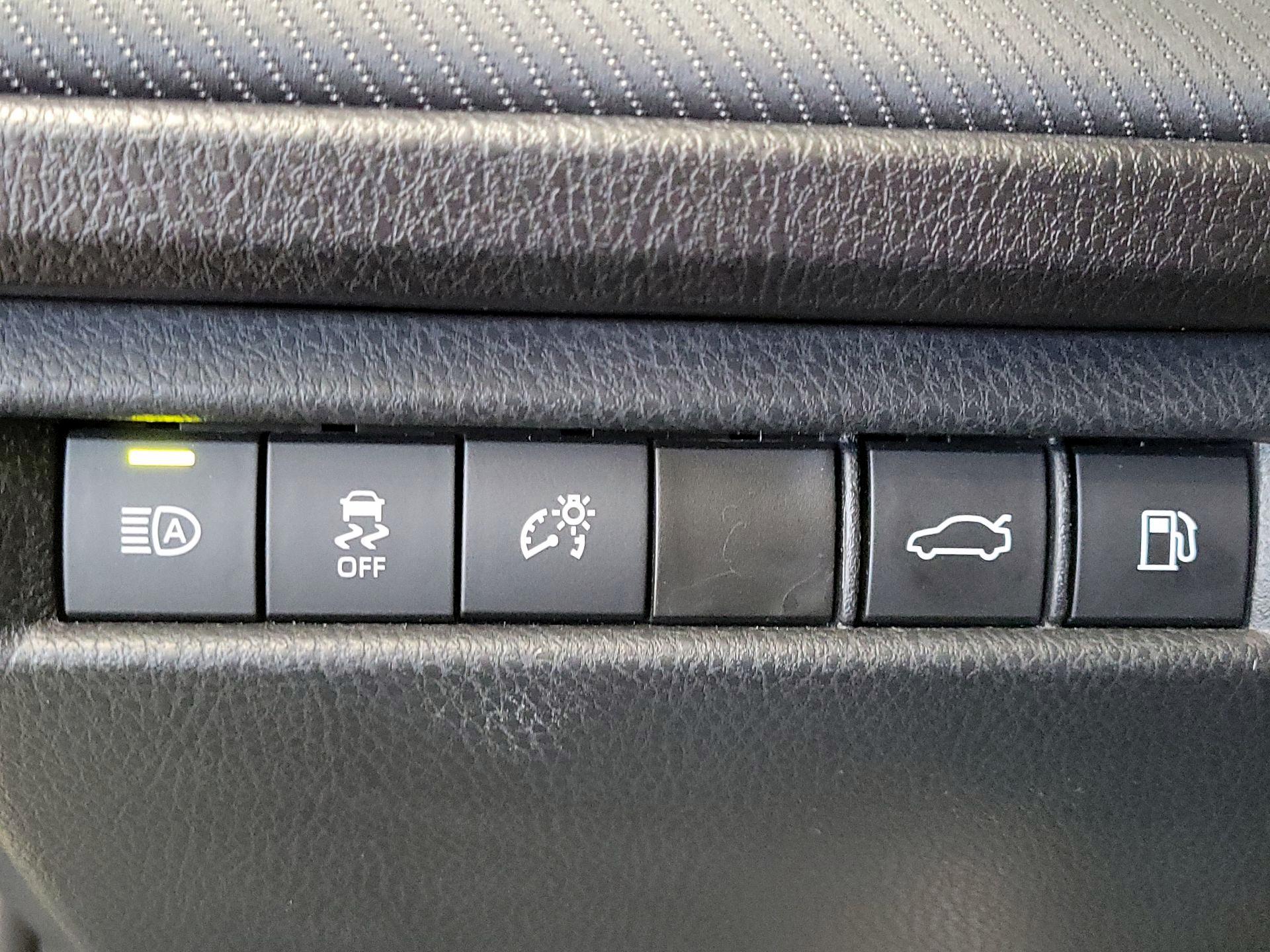 Thumbnail: 2025 Toyota Camry - 13