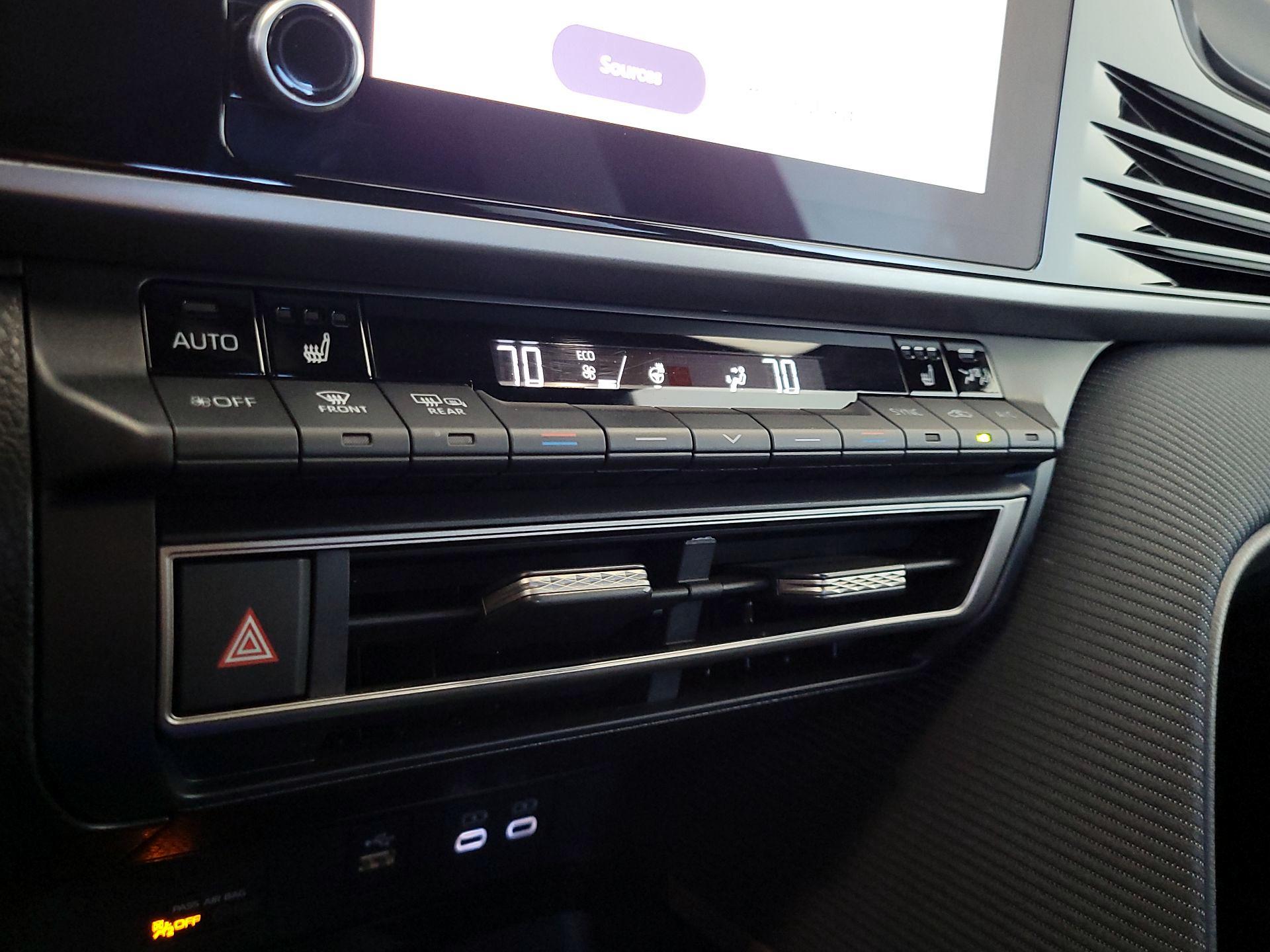 Thumbnail: 2025 Toyota Camry - 16