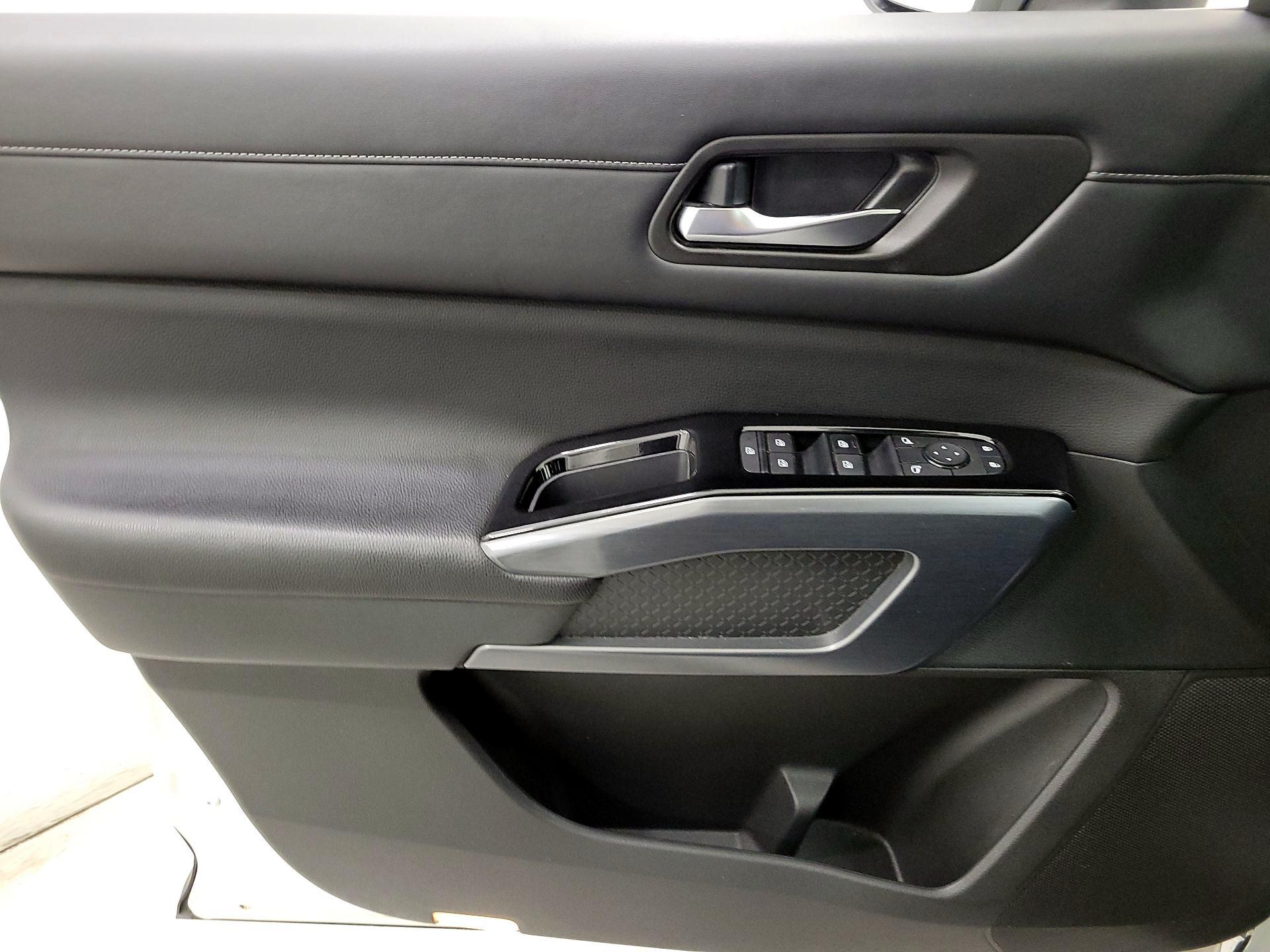 Thumbnail: 2022 Nissan Pathfinder - 12