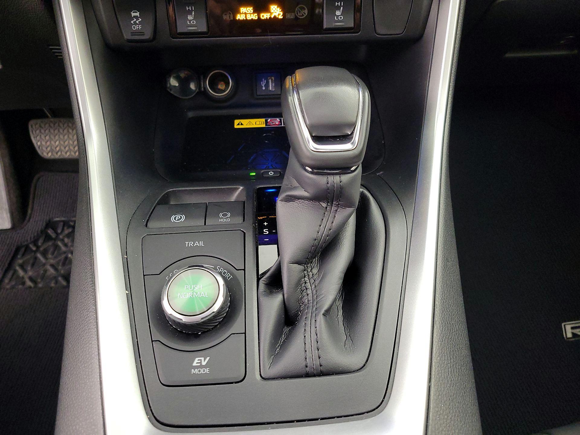 Thumbnail: 2024 Toyota RAV4 - 17