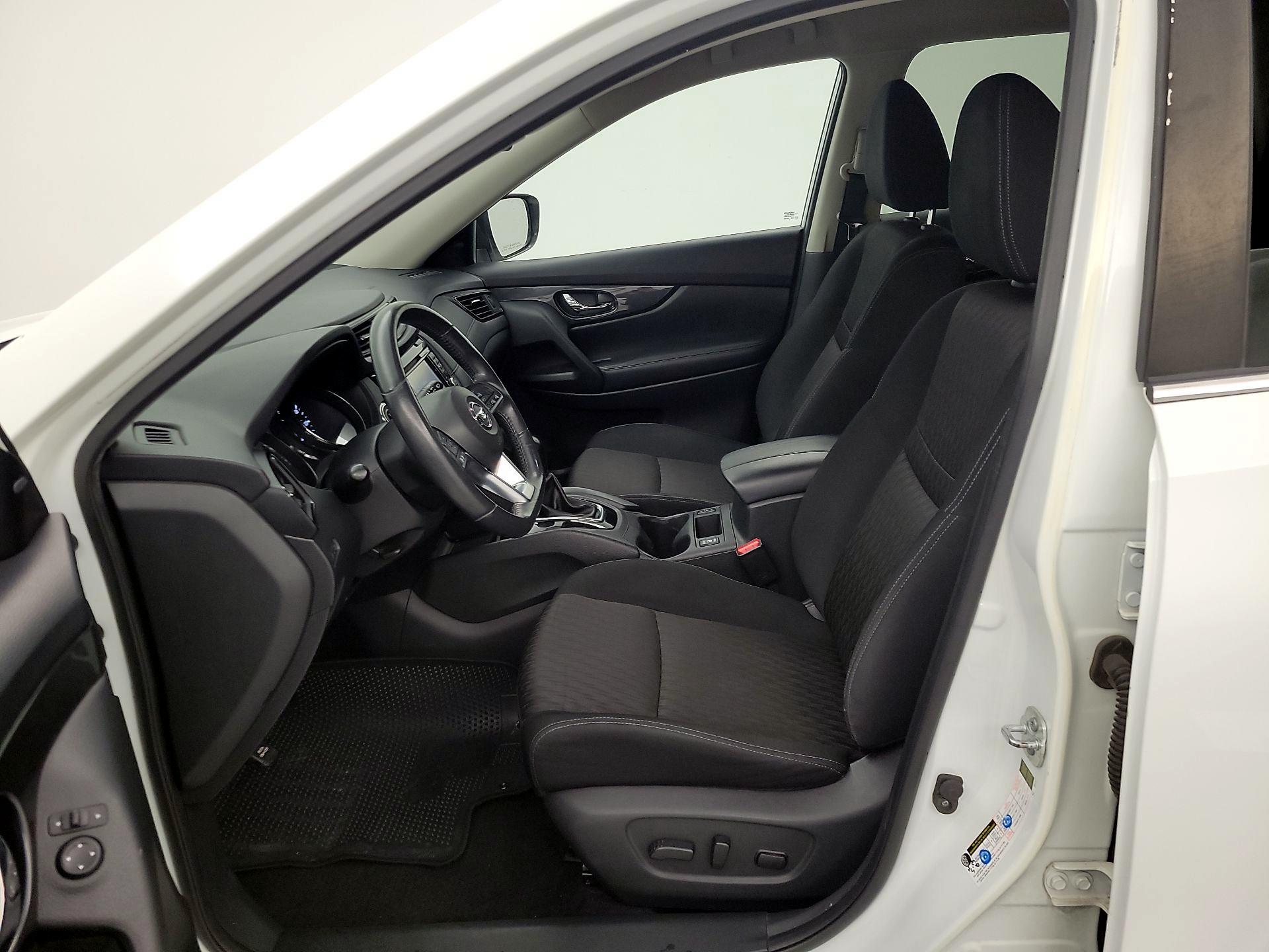 Thumbnail: 2017 Nissan Rogue - 11