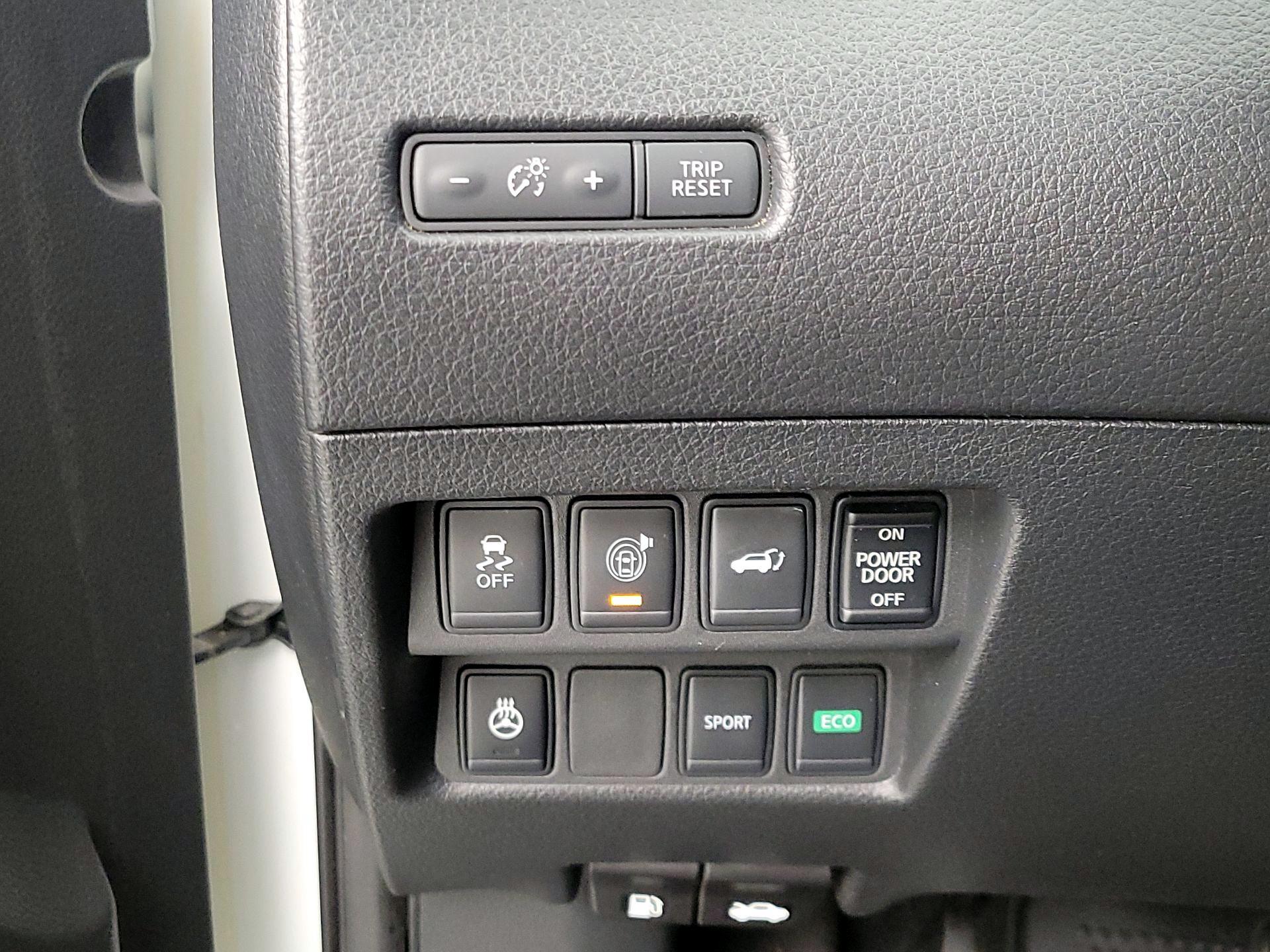 Thumbnail: 2017 Nissan Rogue - 13