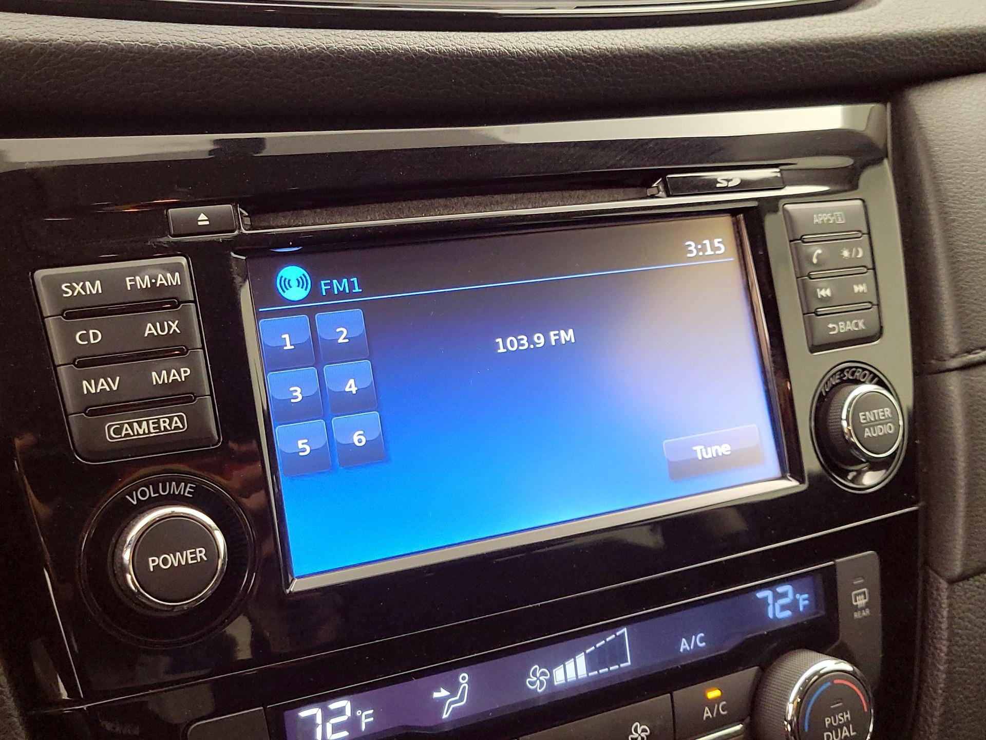 Thumbnail: 2017 Nissan Rogue - 16