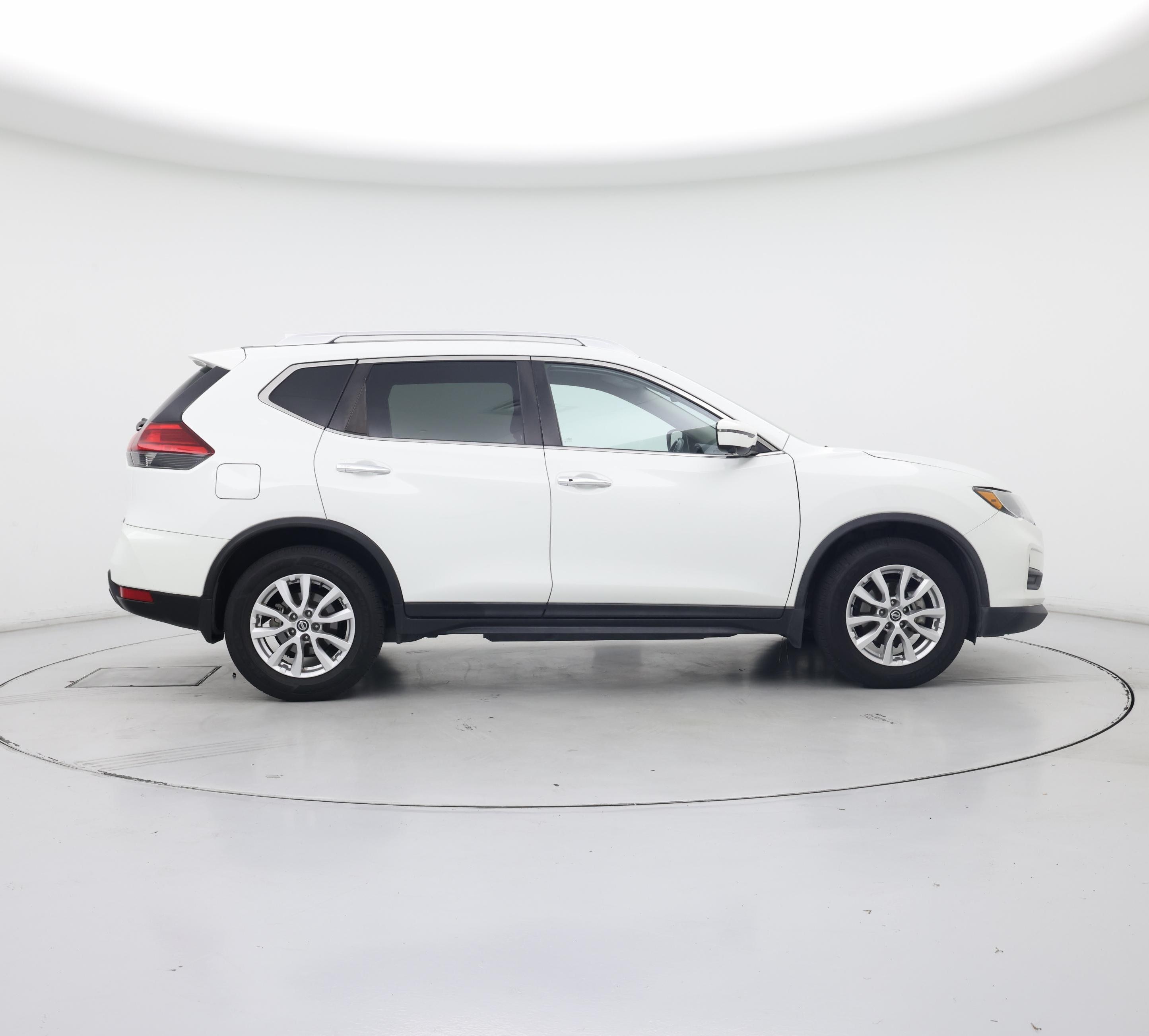 Thumbnail: 2017 Nissan Rogue - 7