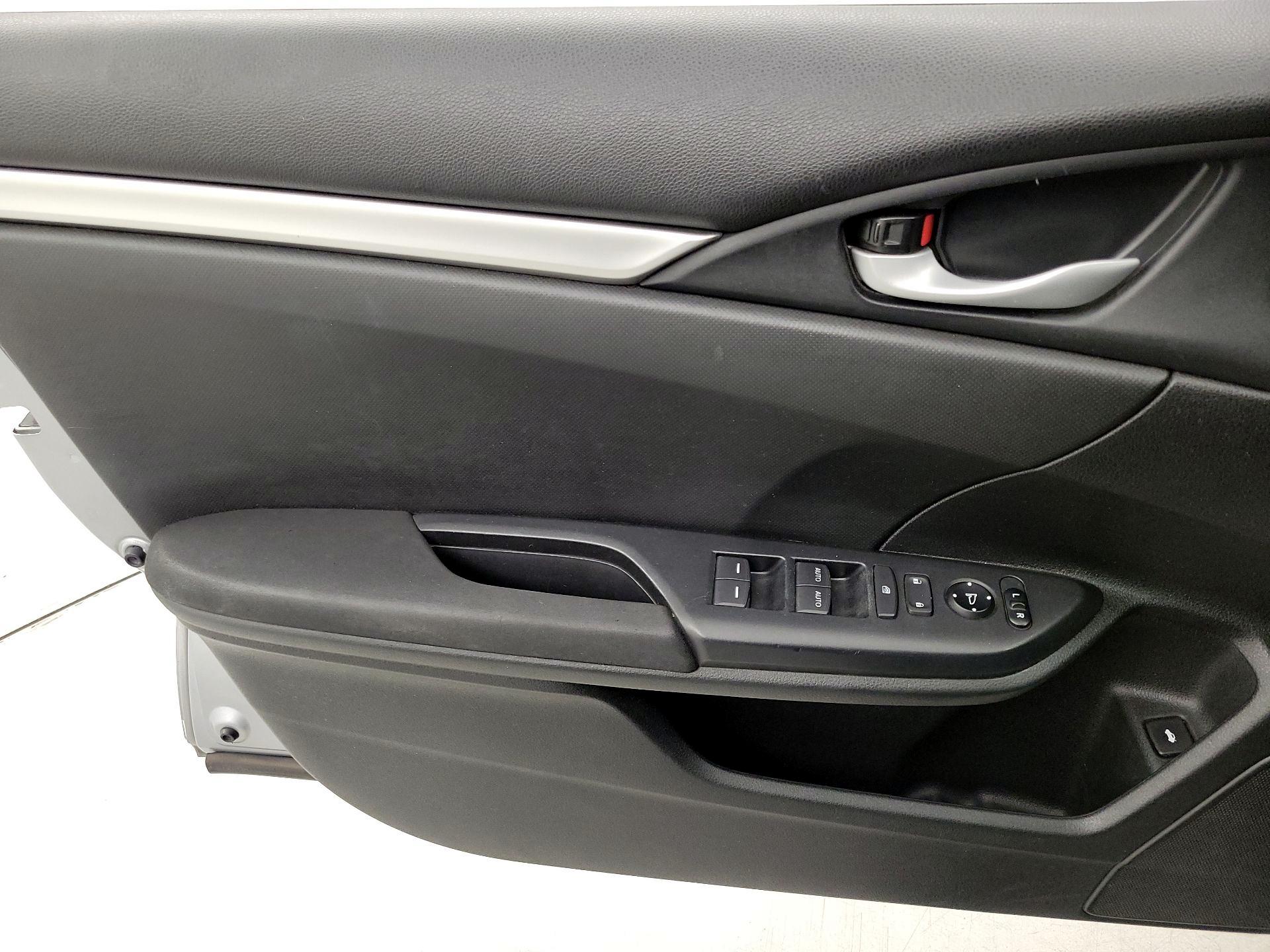 Thumbnail: 2017 Honda Civic - 12