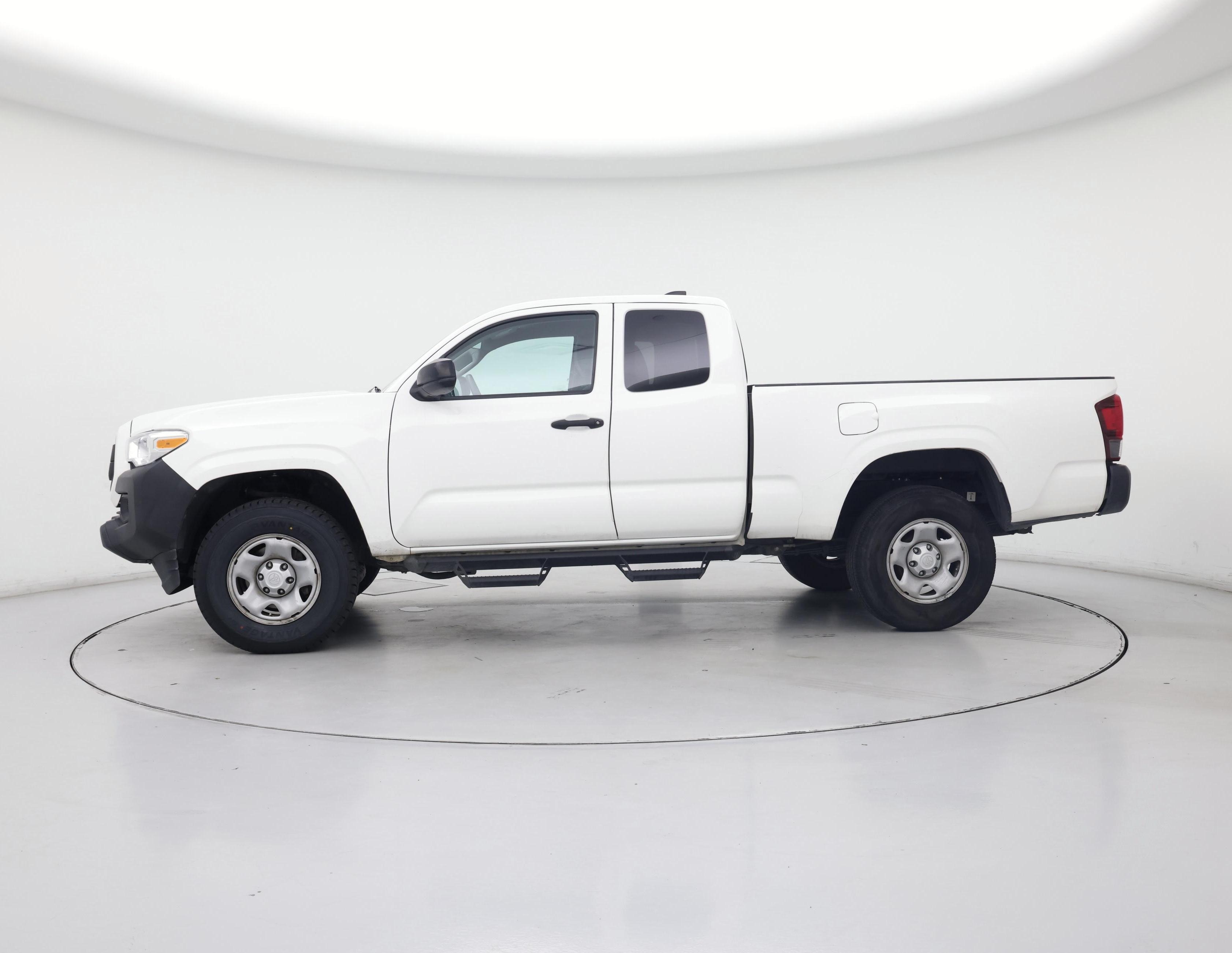Thumbnail: 2022 Toyota Tacoma - 3