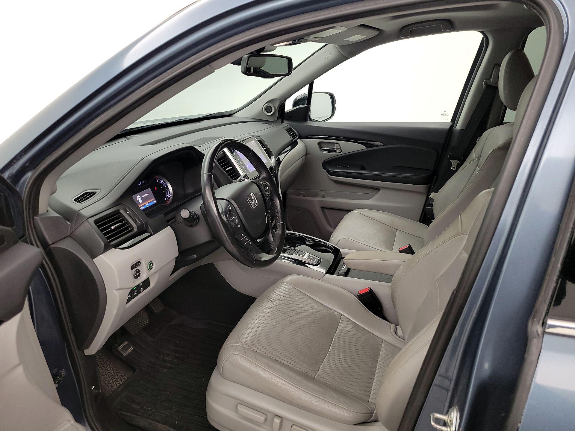 Thumbnail: 2018 Honda Pilot - 9