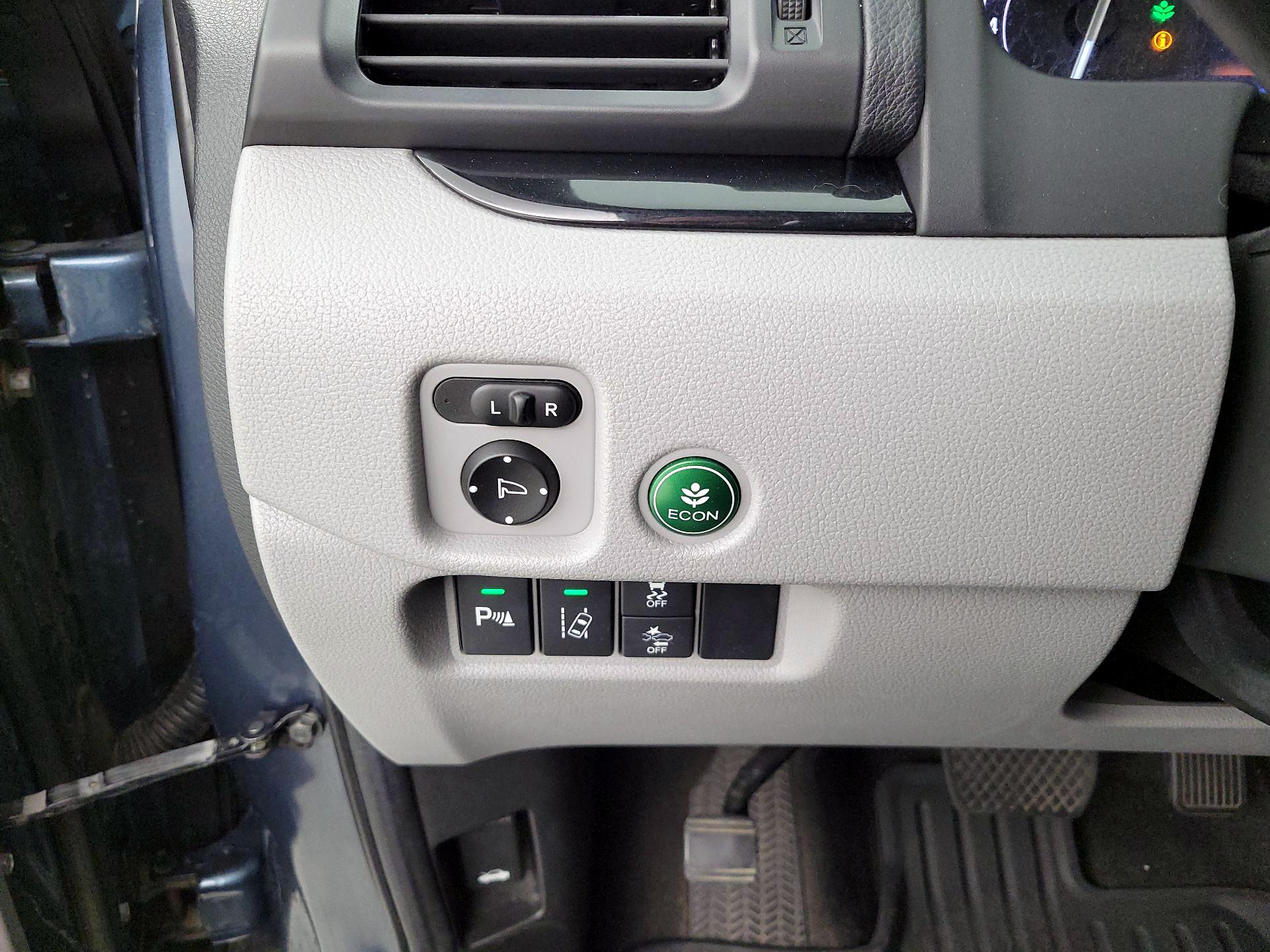 Thumbnail: 2018 Honda Pilot - 11