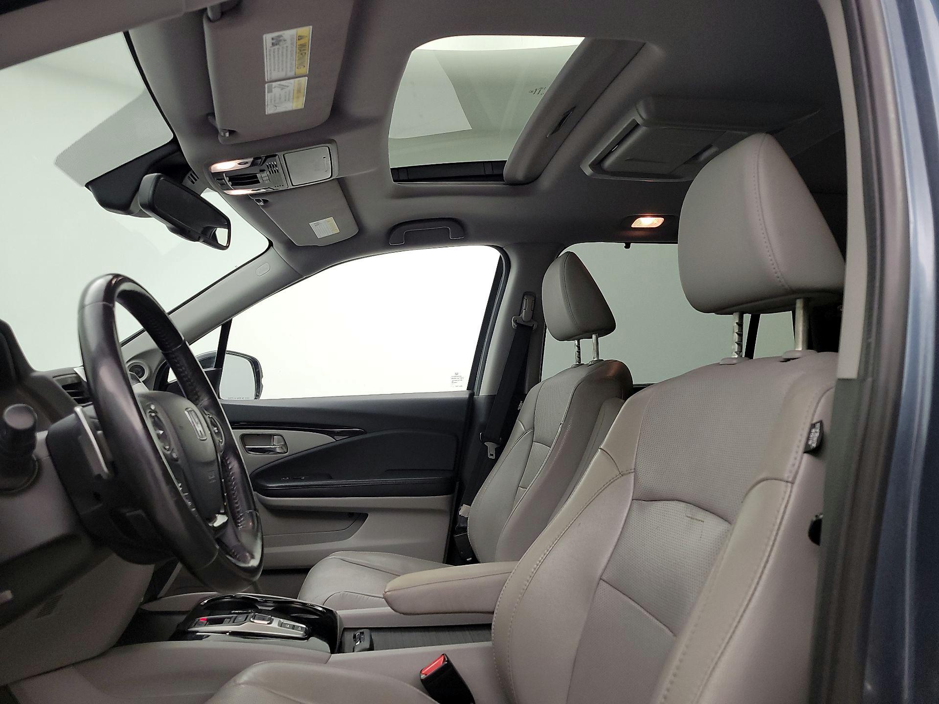 Thumbnail: 2018 Honda Pilot - 17