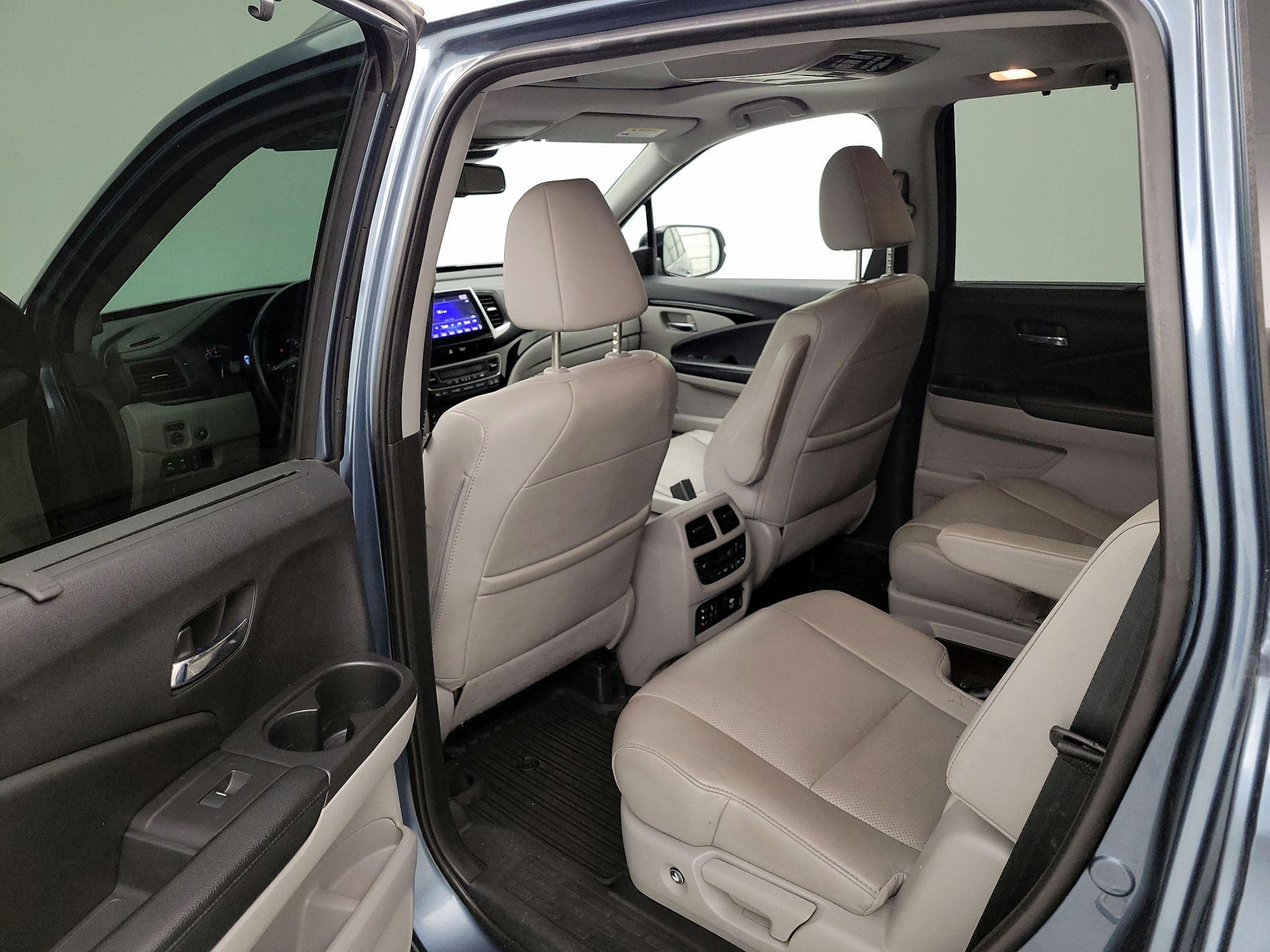 Thumbnail: 2018 Honda Pilot - 18