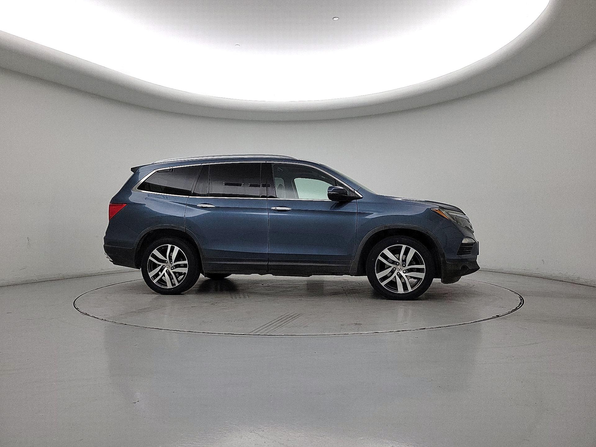 Thumbnail: 2018 Honda Pilot - 4