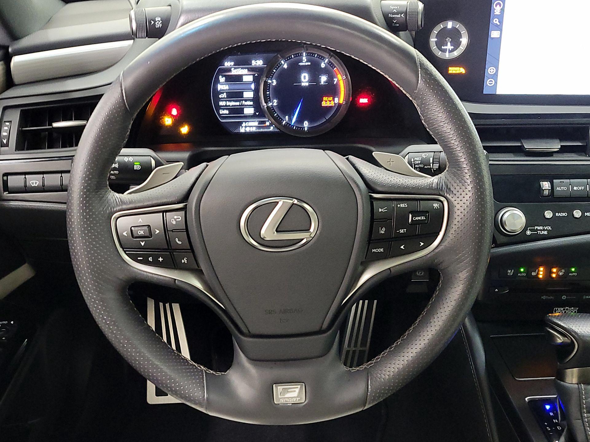 Thumbnail: 2022 Lexus ES - 10